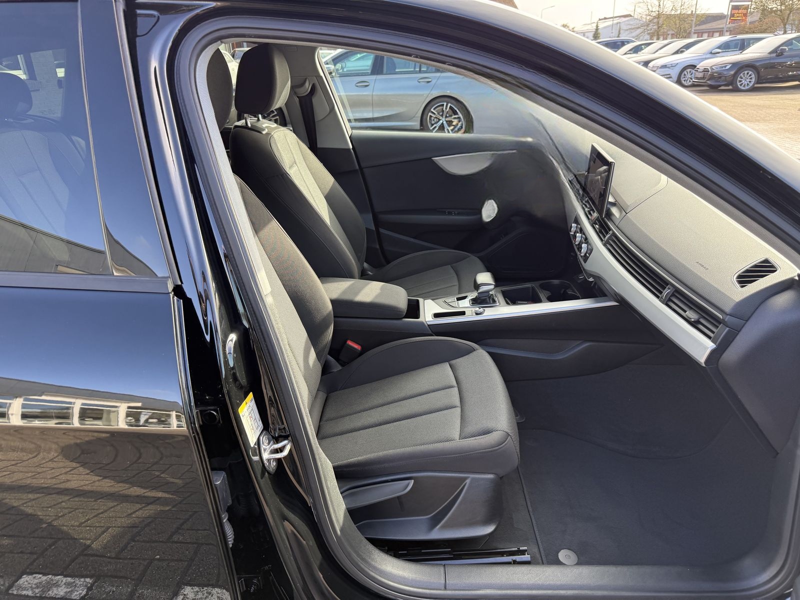 Audi A4 35 TFSI S-Tronic,Sitzheizung,Kessy,Navi,3,99% foto 24