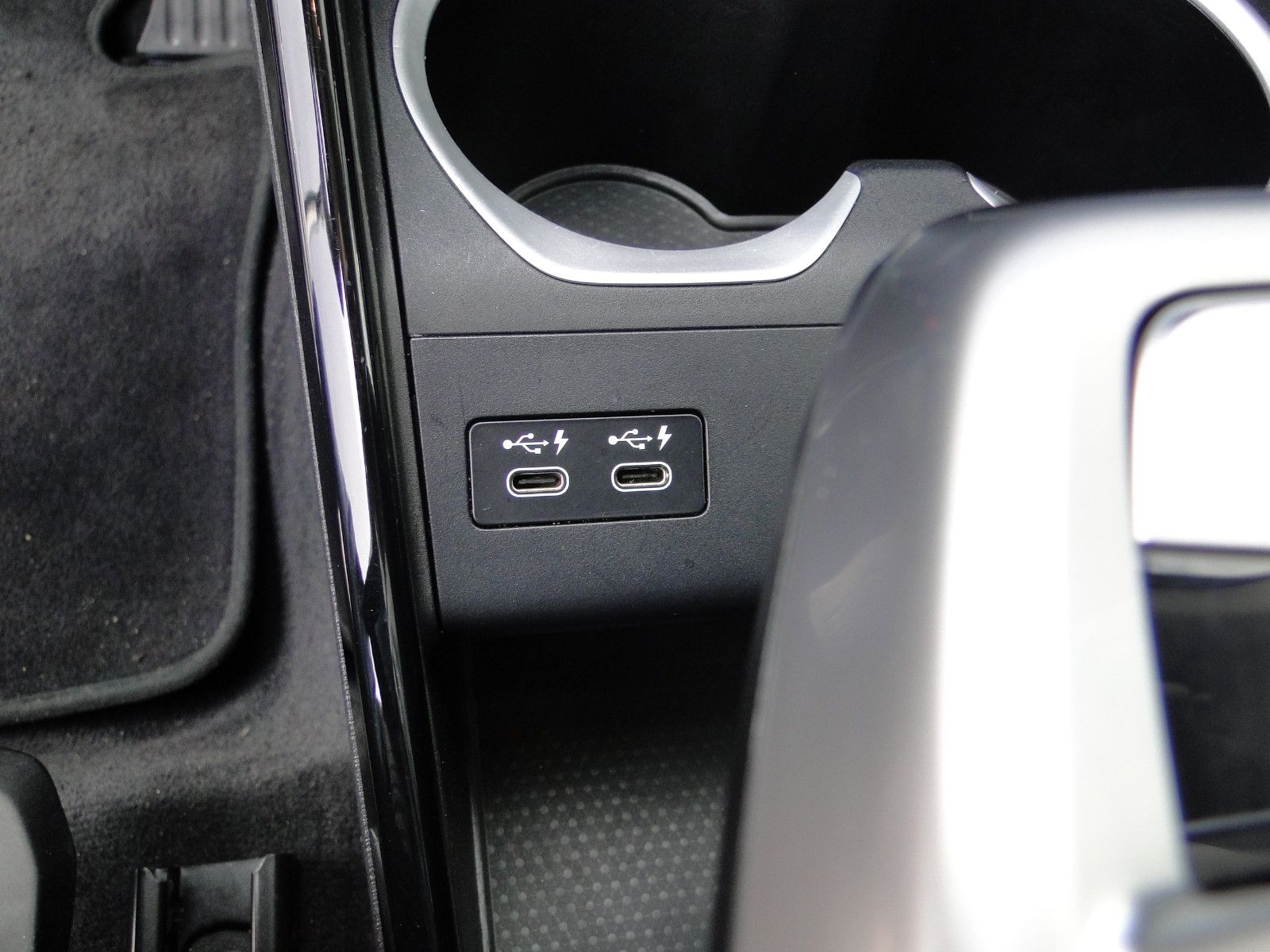 BMW X1 18D Widescreen/Ambiente/LED foto 17