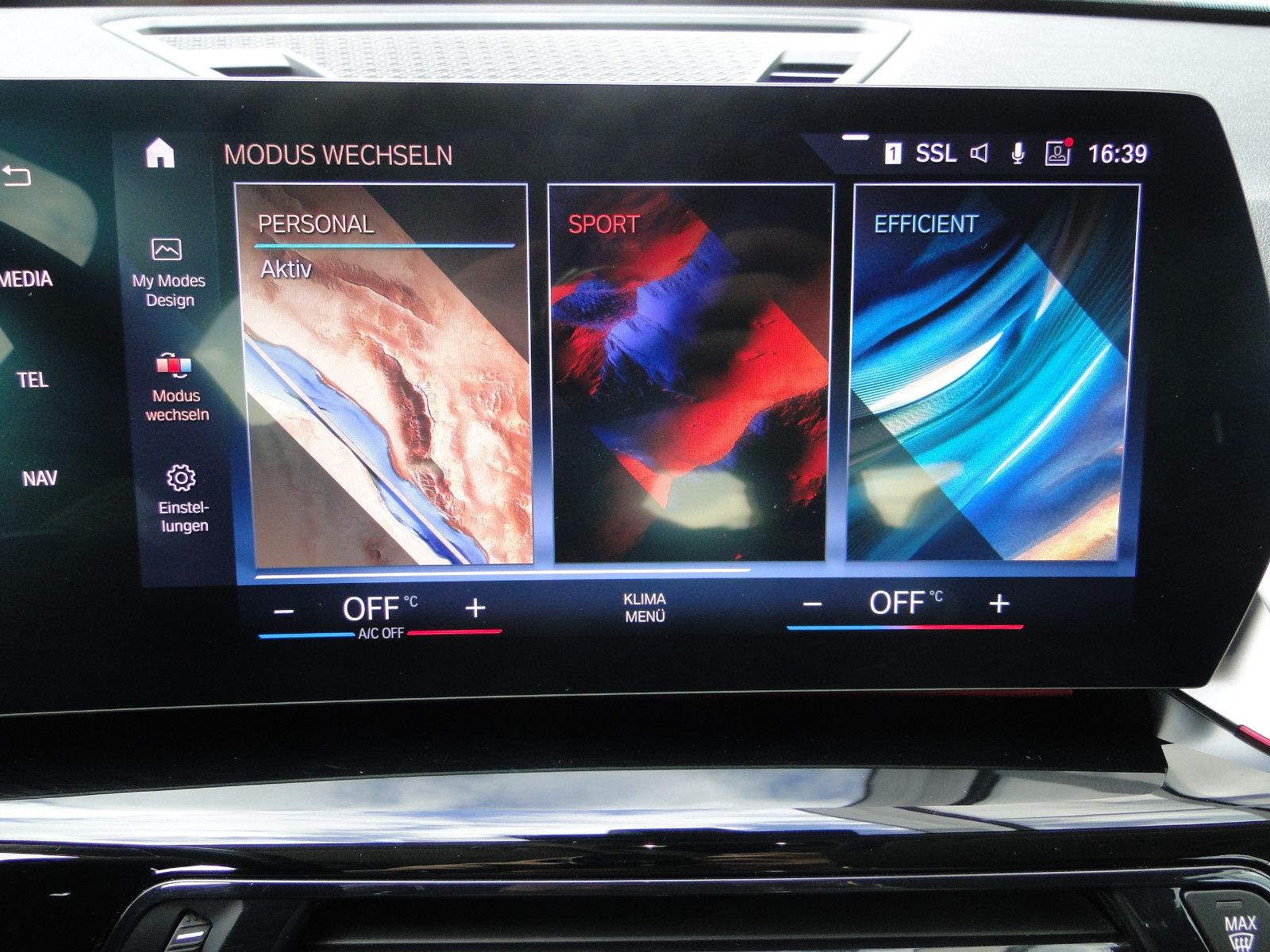 BMW X1 18D Widescreen/Ambiente/LED foto 19