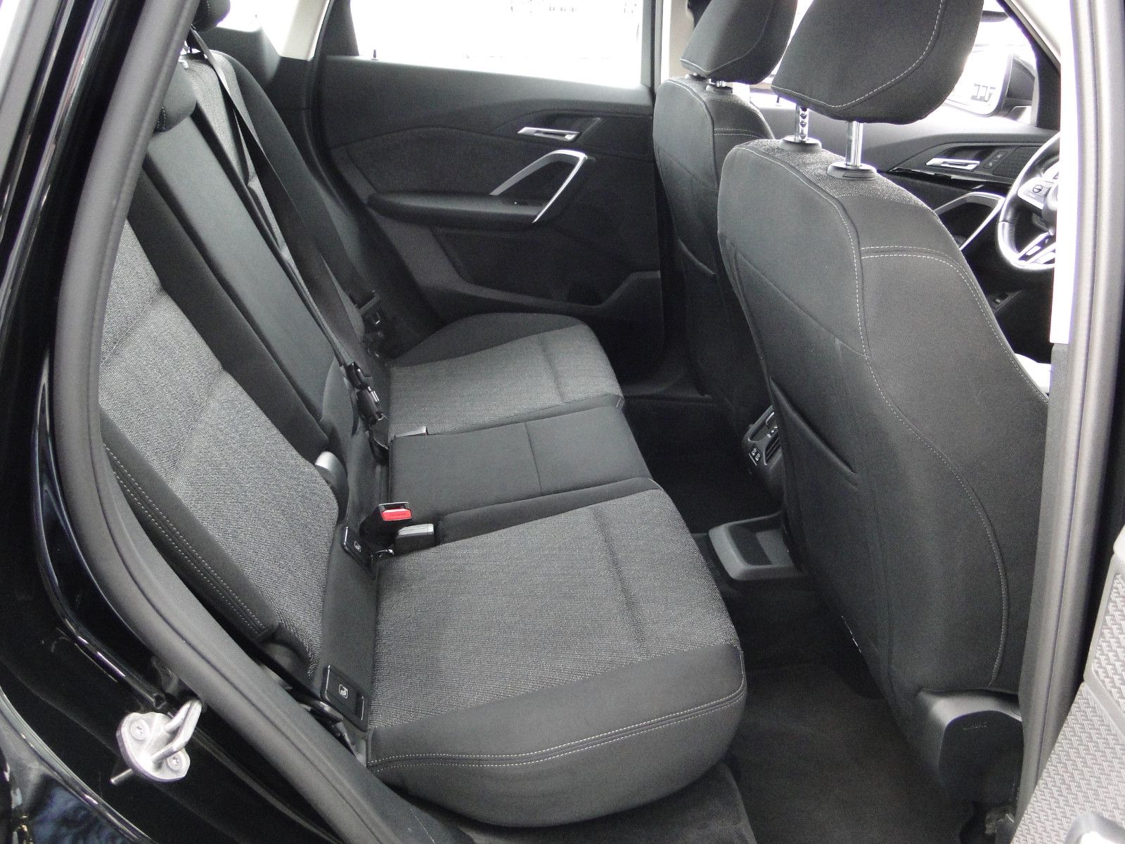 BMW X1 18D Widescreen/Ambiente/LED foto 24