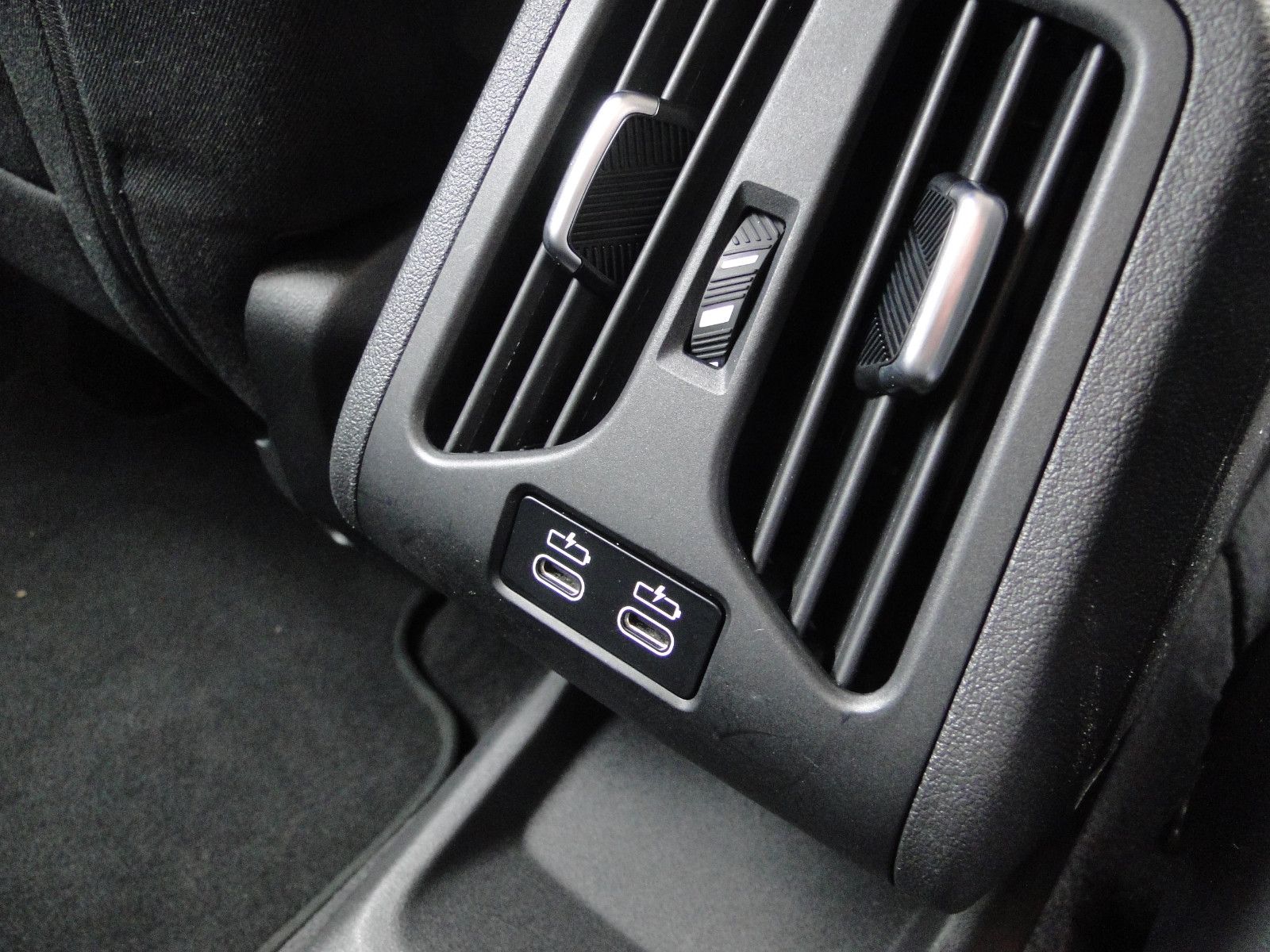 BMW X1 18D Widescreen/Ambiente/LED foto 25