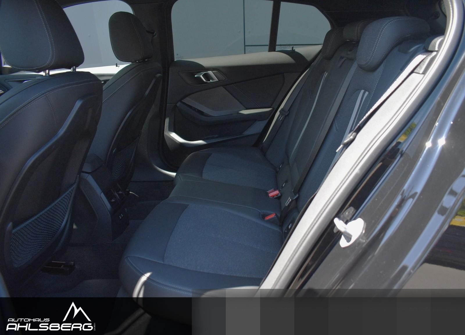 BMW 118 i SPORT/SHADOW/ H-K/ACC/HUD/MEMORY/PANO/M-LE foto 19