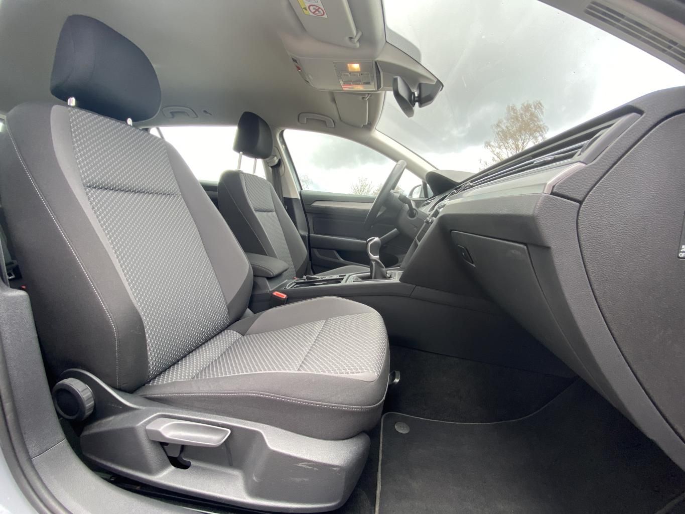 Volkswagen Passat Variant 1.5 TSI APP-CONNECT+KAMERA+AHK+LE foto 13