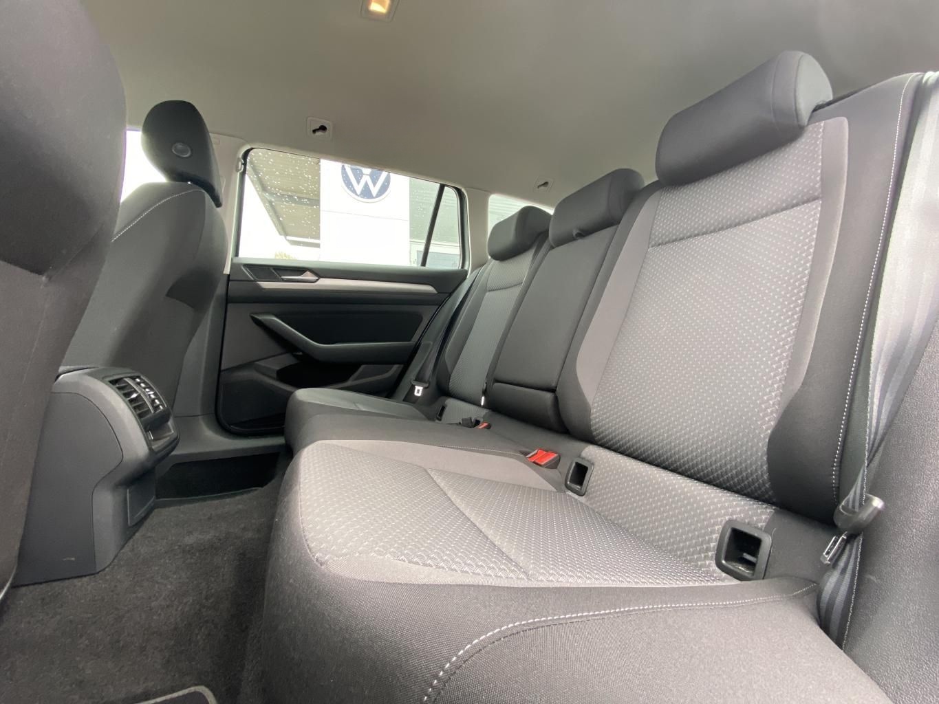 Volkswagen Passat Variant 1.5 TSI APP-CONNECT+KAMERA+AHK+LE foto 10