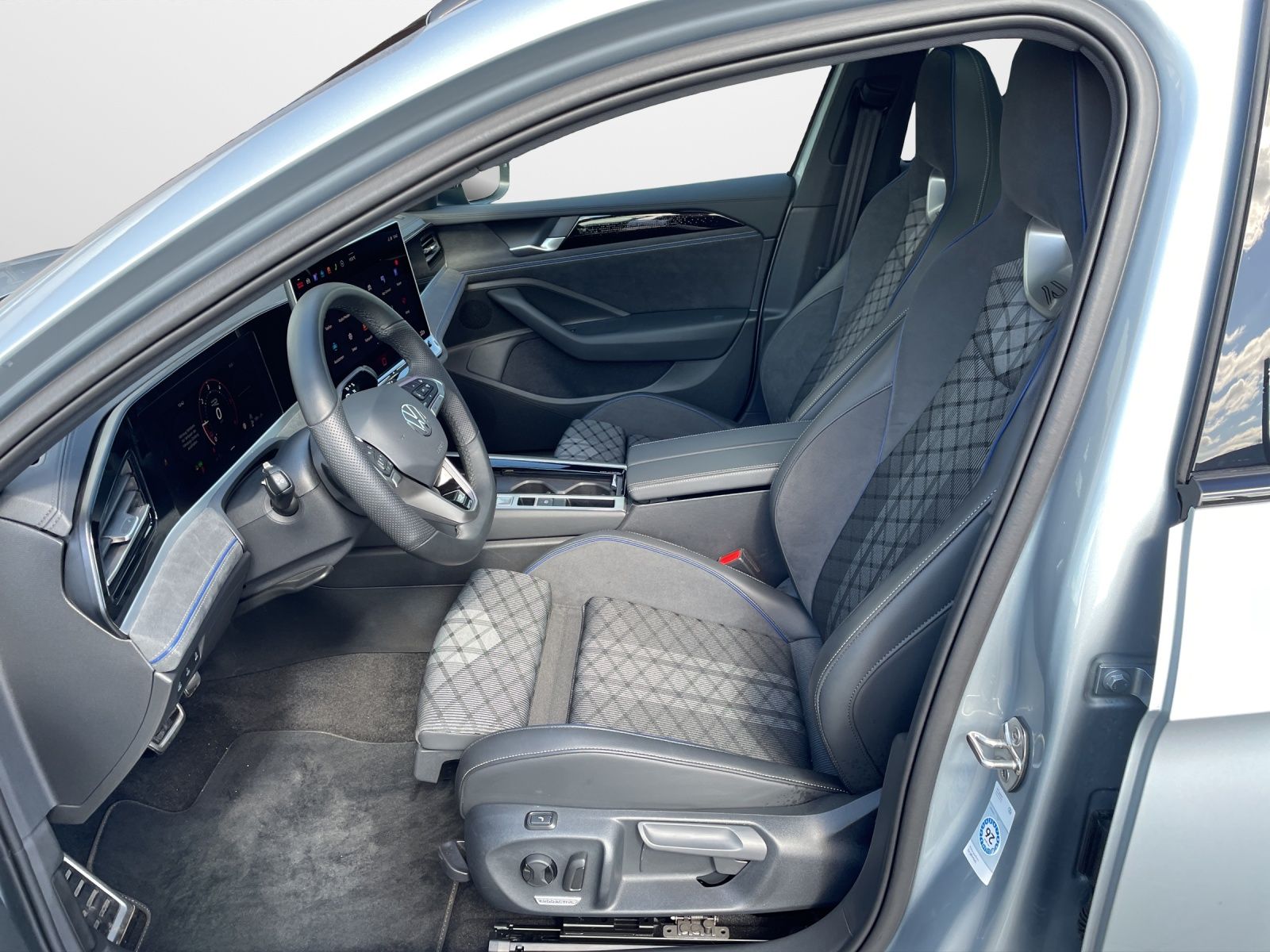 Volkswagen Passat Variant 2.0 TDI DSG R-line  HeadUp Panoda foto 8