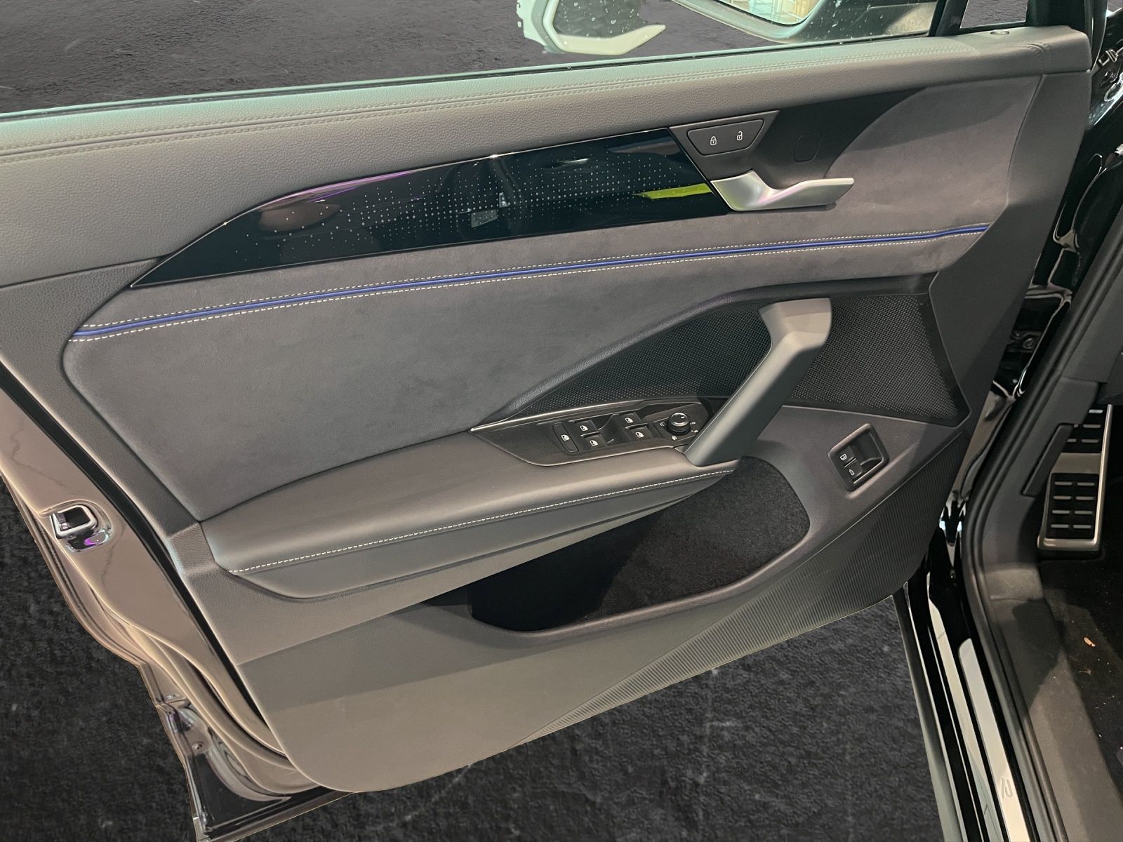 Volkswagen Tayron 1.5 TSI DSG eHybrid R-Line  HeadUp AHK Na foto 7