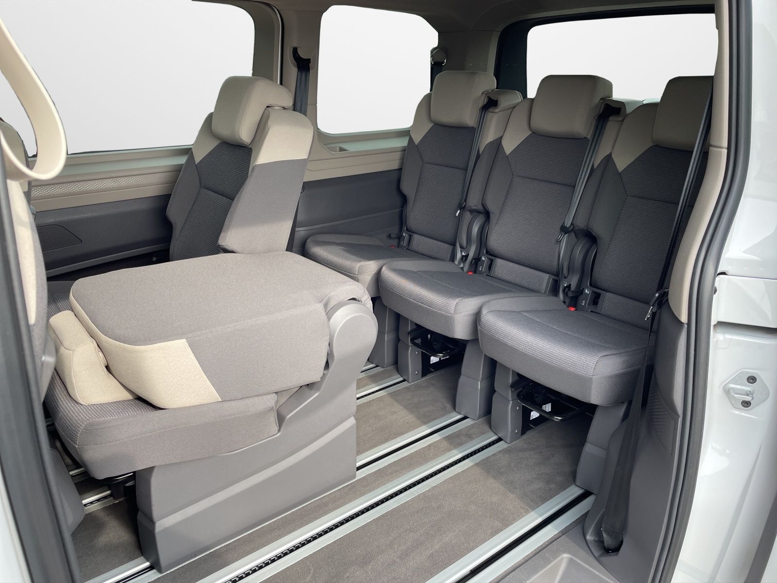 Volkswagen T7 Multivan 2.0 TDI DSG  Navi LED Kamera PDC LM  foto 12