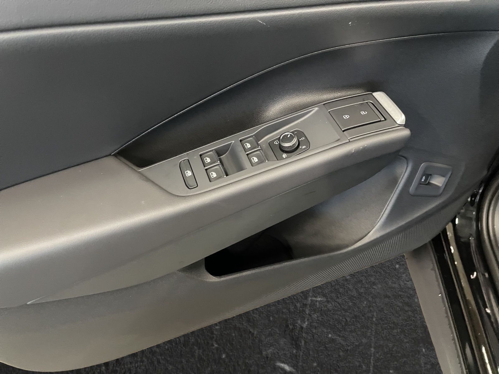 Volkswagen T-Roc 1.5 eTSI DSG Style AHK NACI WR Sitzheizg.  foto 7
