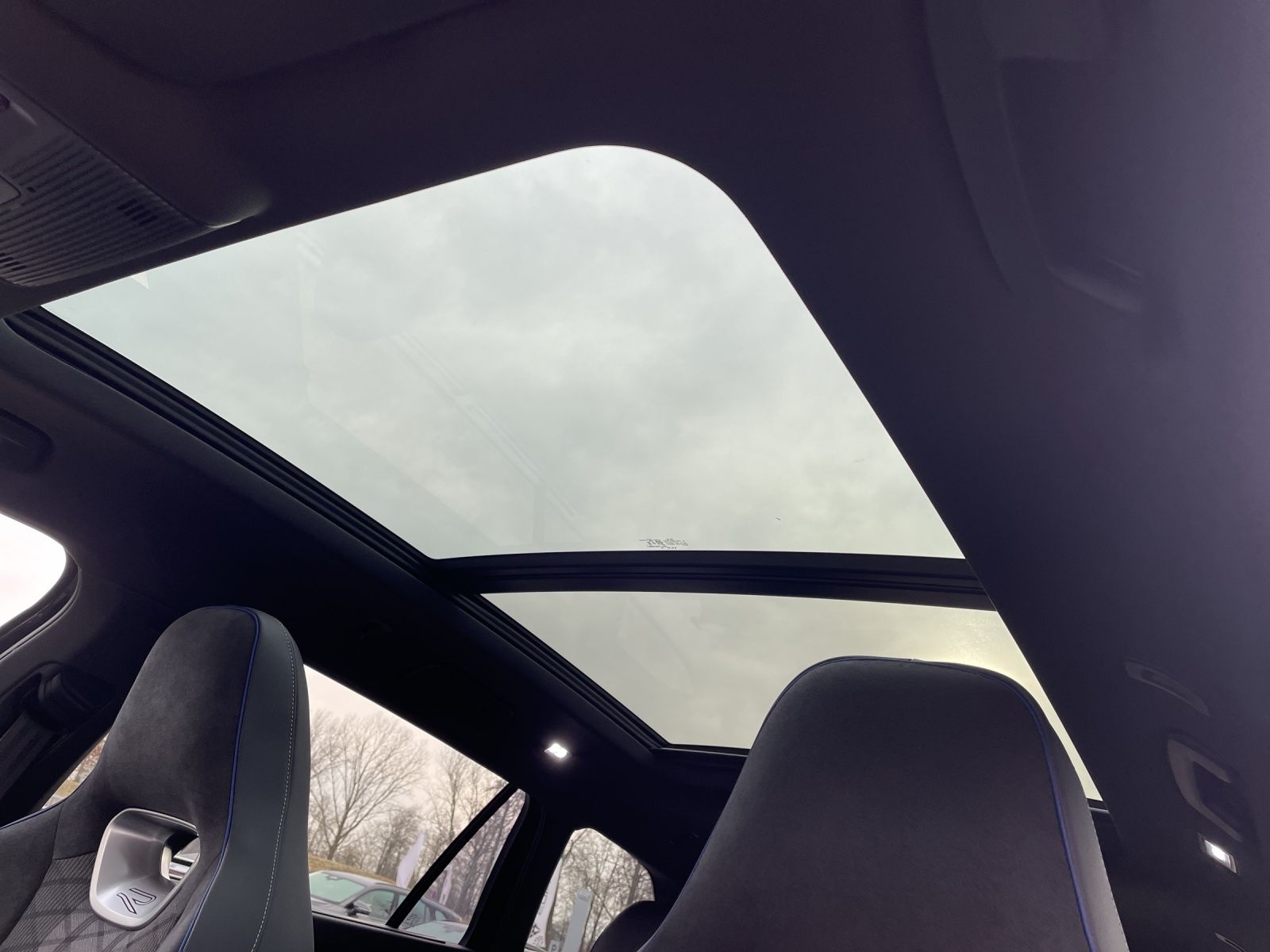 Volkswagen Passat Variant 2.0 TDI DSG 4M R-Line  HeadUp Pan foto 16