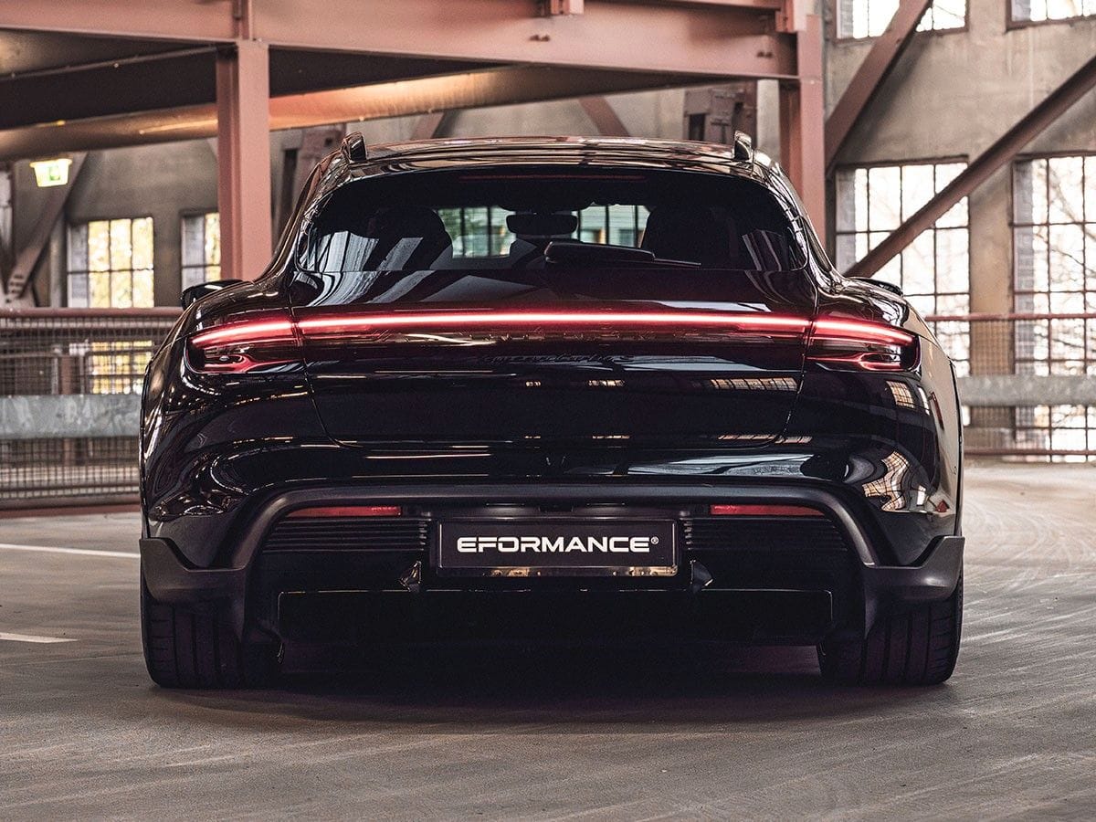 Porsche Taycan Turbo S Cross Turismo Offroad-Design P foto 12