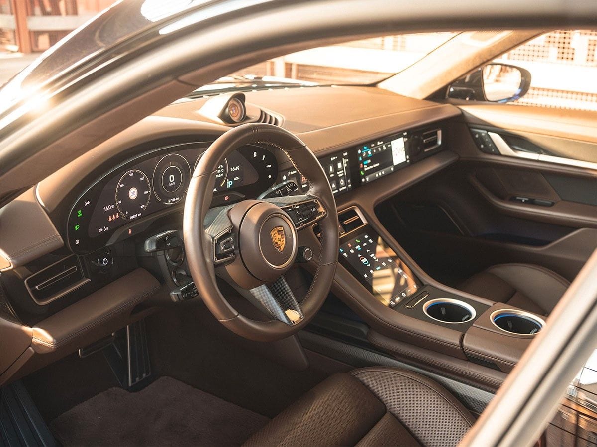 Porsche Taycan Turbo S Cross Turismo Offroad-Design P foto 15