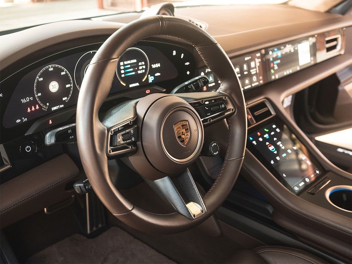 Porsche Taycan Turbo S Cross Turismo Offroad-Design P foto 17