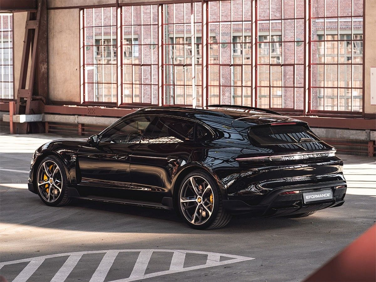 Porsche Taycan Turbo S Cross Turismo Offroad-Design P foto 6