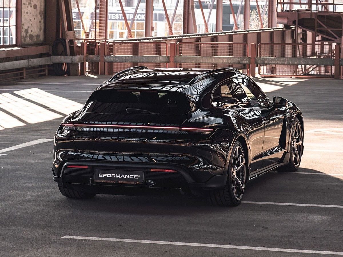 Porsche Taycan Turbo S Cross Turismo Offroad-Design P foto 8