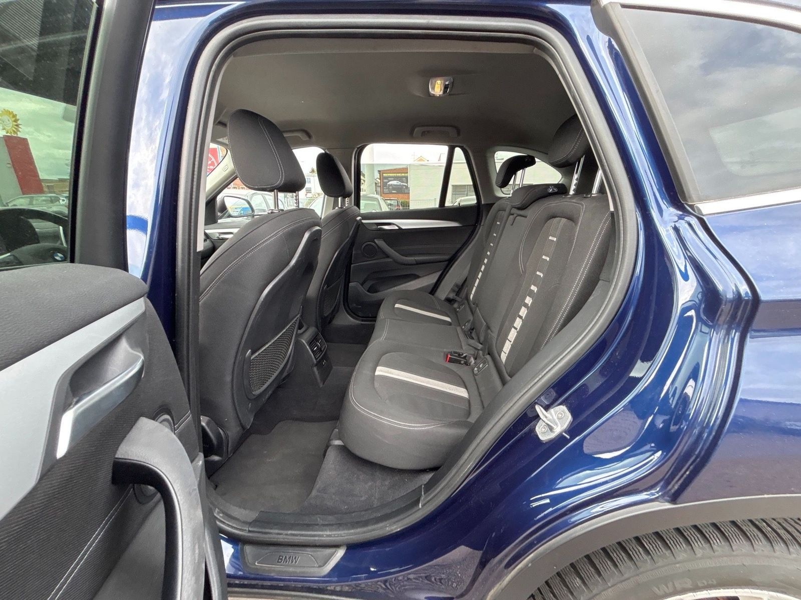 BMW X1 sDrive18d AHK/CAM/LED/HIFI foto 11