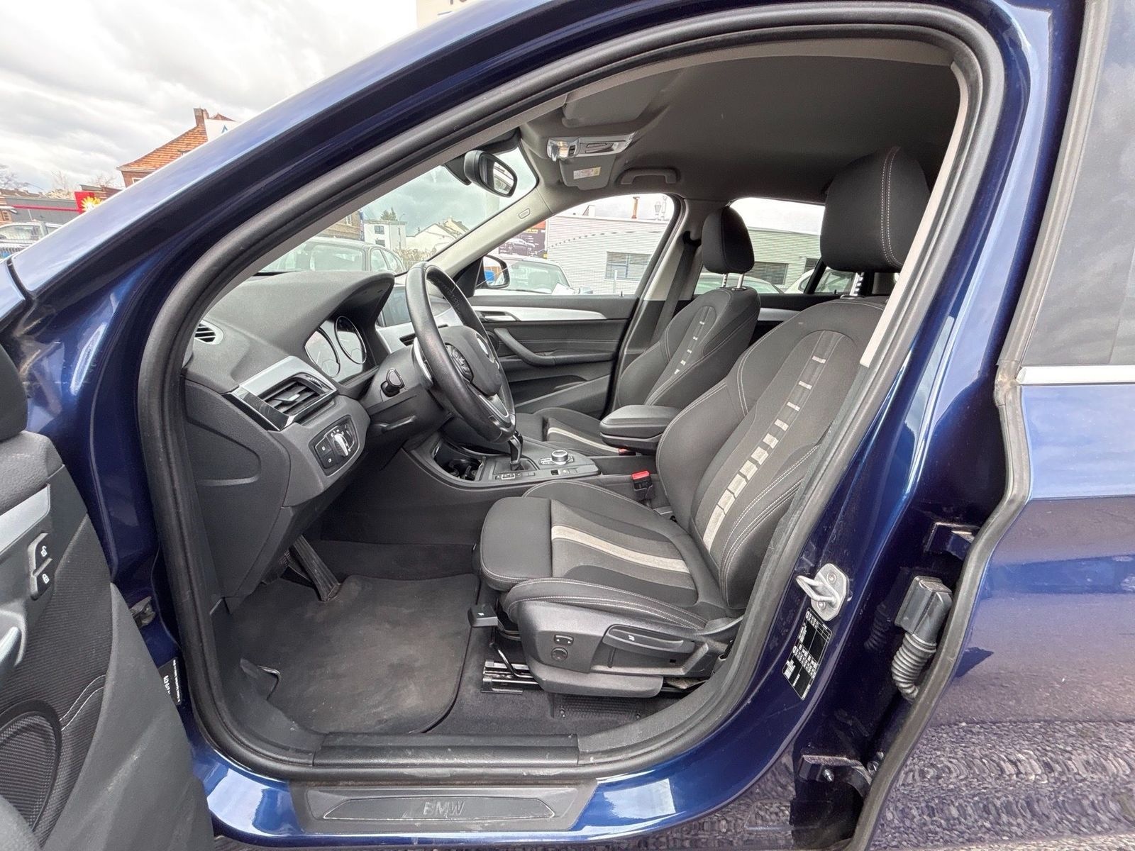 BMW X1 sDrive18d AHK/CAM/LED/HIFI foto 13