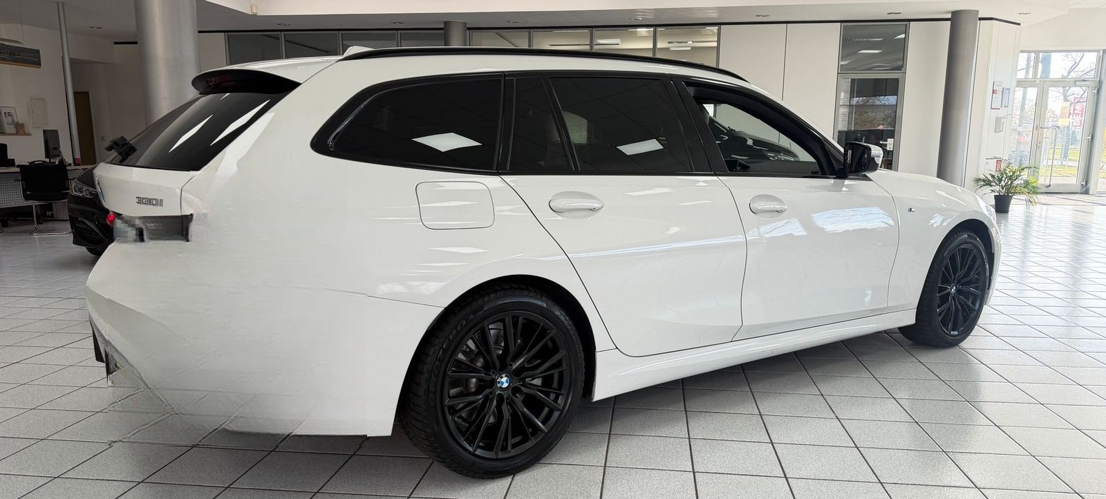 BMW 330 i xDrive Touring M Sport*PANO*HUD*ACC*360° foto 4