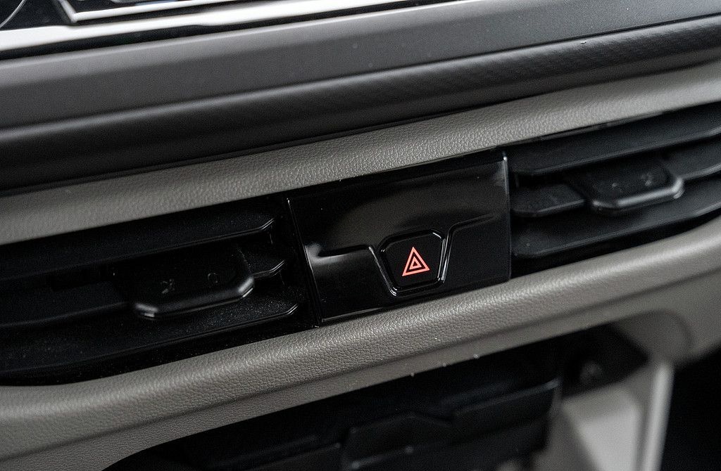 Volkswagen T7 Multivan 2.0 TSI Life KÜ AHK Navi KAM LED foto 8