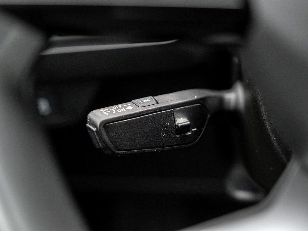 Audi Q4 e-tron 40 e-tron AHK MATRIX KAM LEDER foto 13