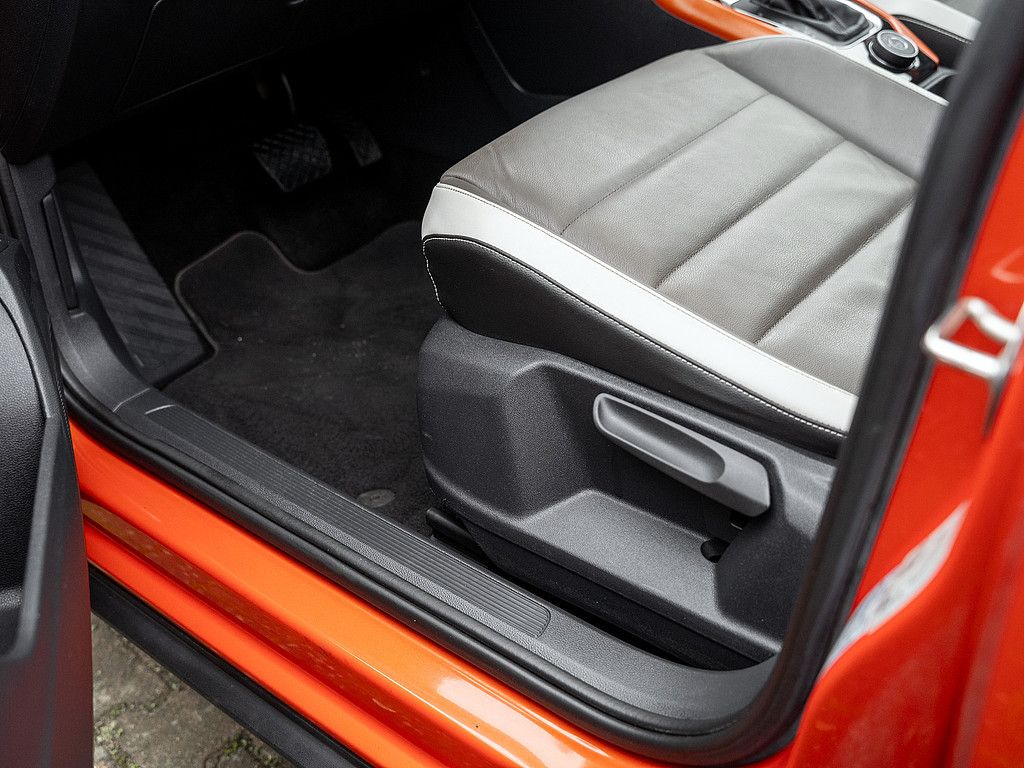 Volkswagen T-Roc 2.0 TDI Style 4M NAVI PANORAMA LED AHK foto 14