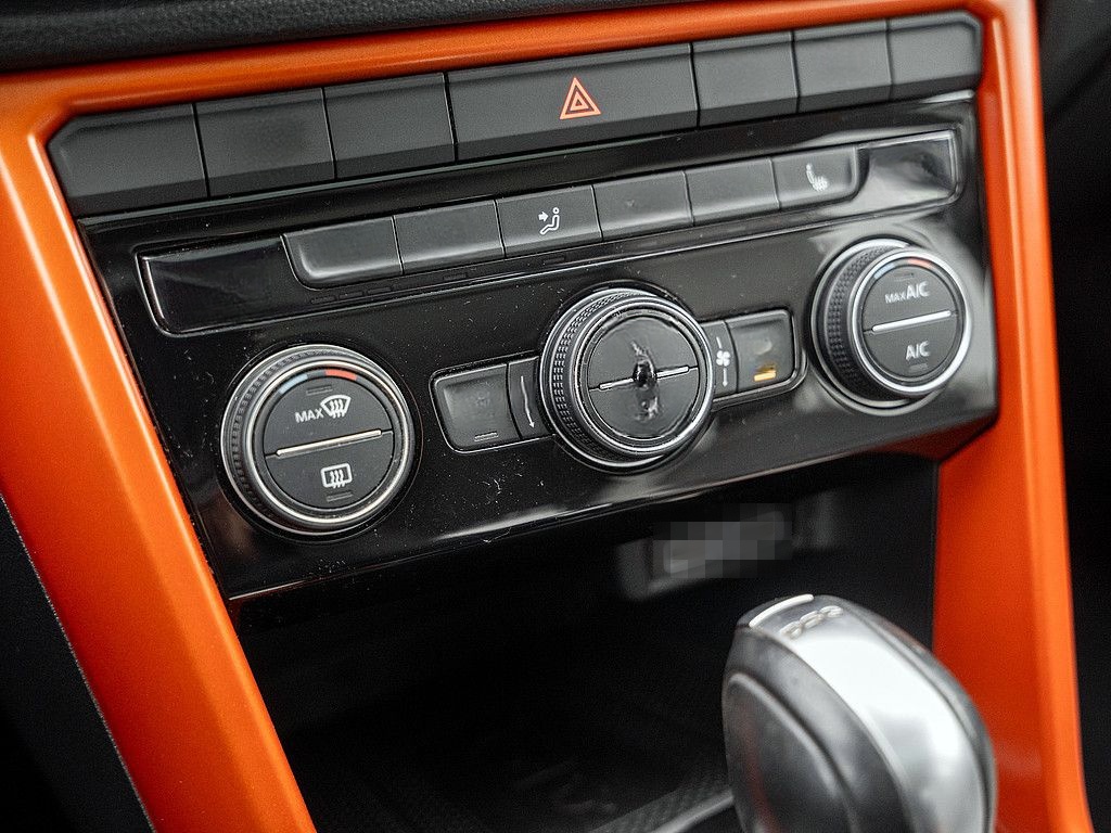 Volkswagen T-Roc 2.0 TDI Style 4M NAVI PANORAMA LED AHK foto 8