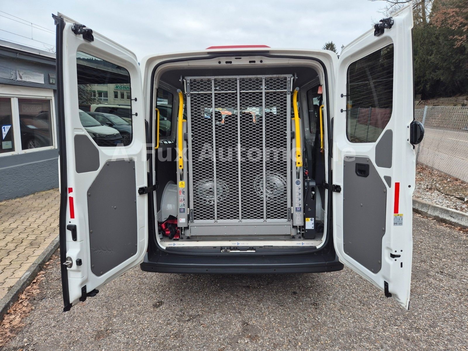 Volkswagen Crafter 35 mittellang 9-Sitzer Rollstuhllift DSG foto 16