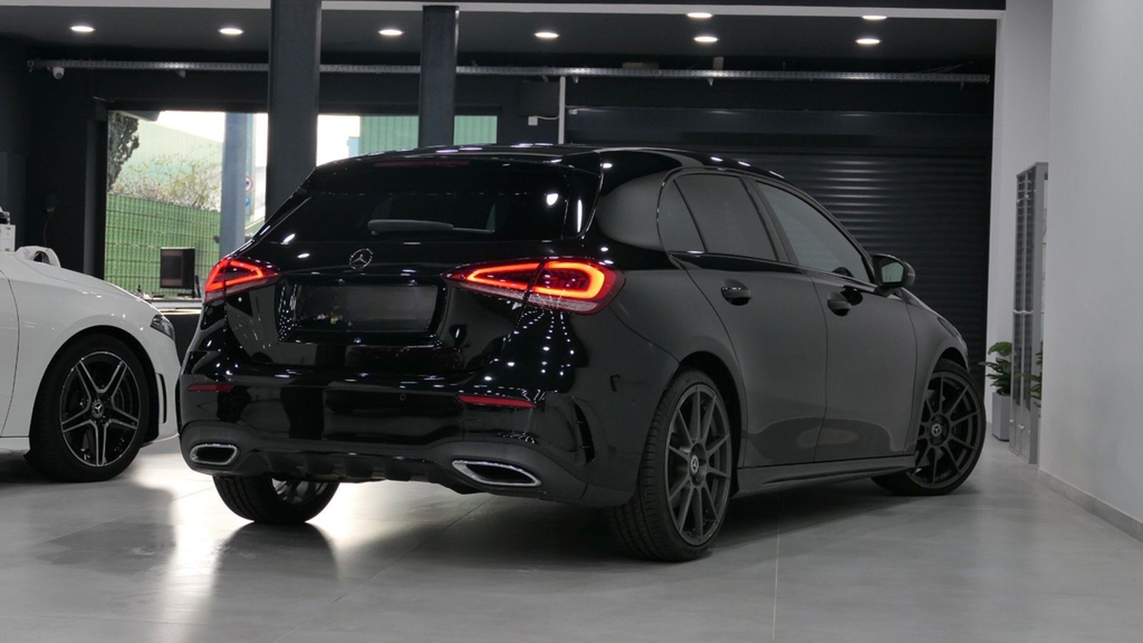 Mercedes-Benz A 250 AMG Line/Burmester/MBUX/RFK/Ambiente/19"LM foto 2