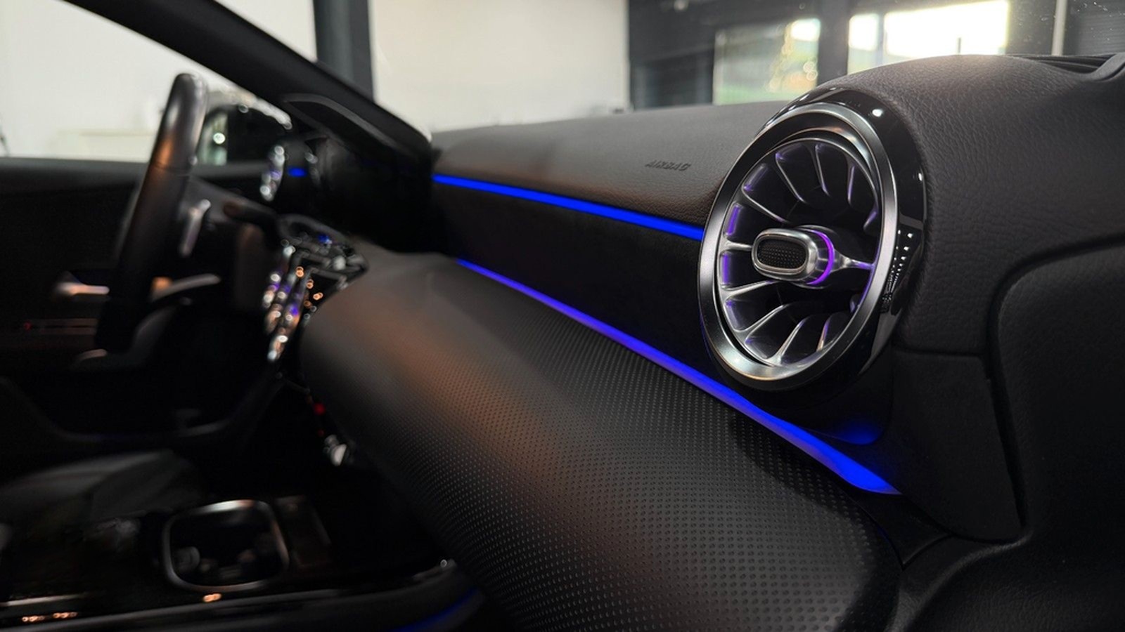 Mercedes-Benz A 250 AMG Line/Burmester/MBUX/RFK/Ambiente/19"LM foto 13