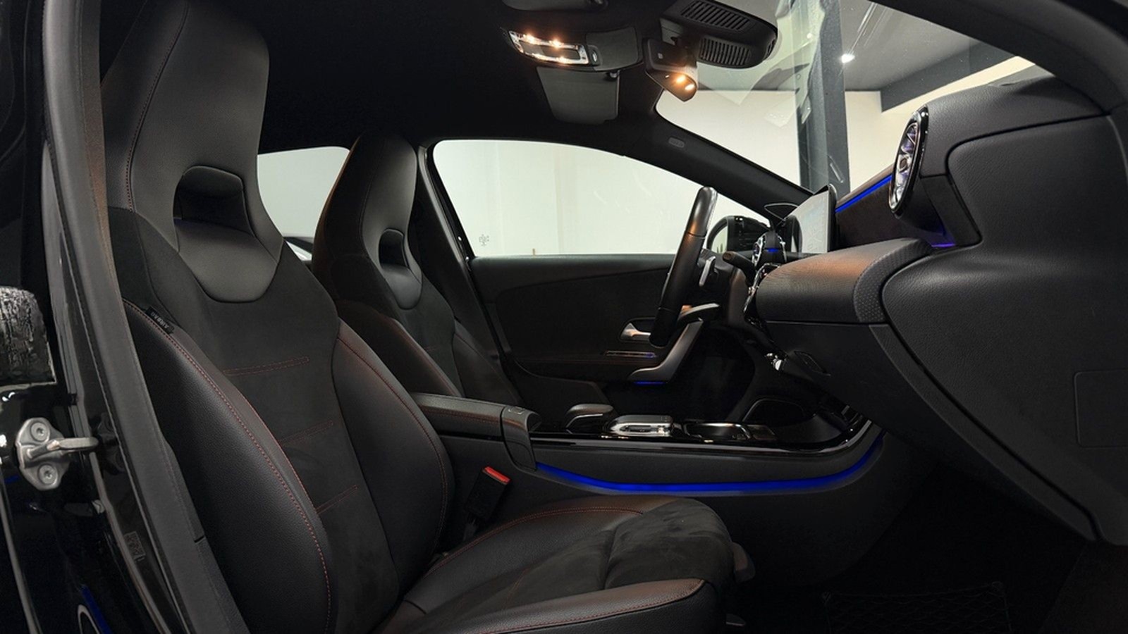 Mercedes-Benz A 250 AMG Line/Burmester/MBUX/RFK/Ambiente/19"LM foto 14