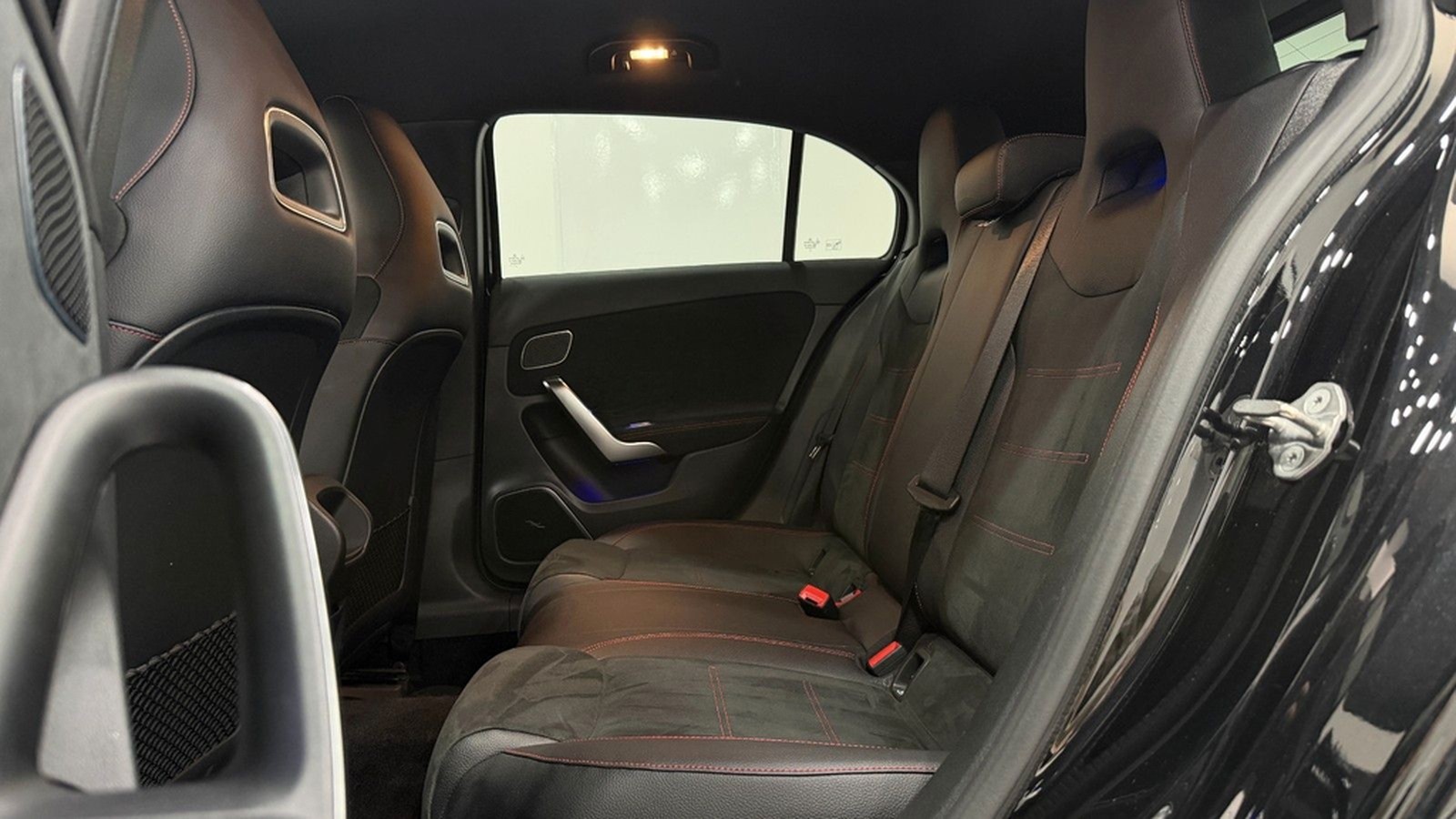 Mercedes-Benz A 250 AMG Line/Burmester/MBUX/RFK/Ambiente/19"LM foto 17