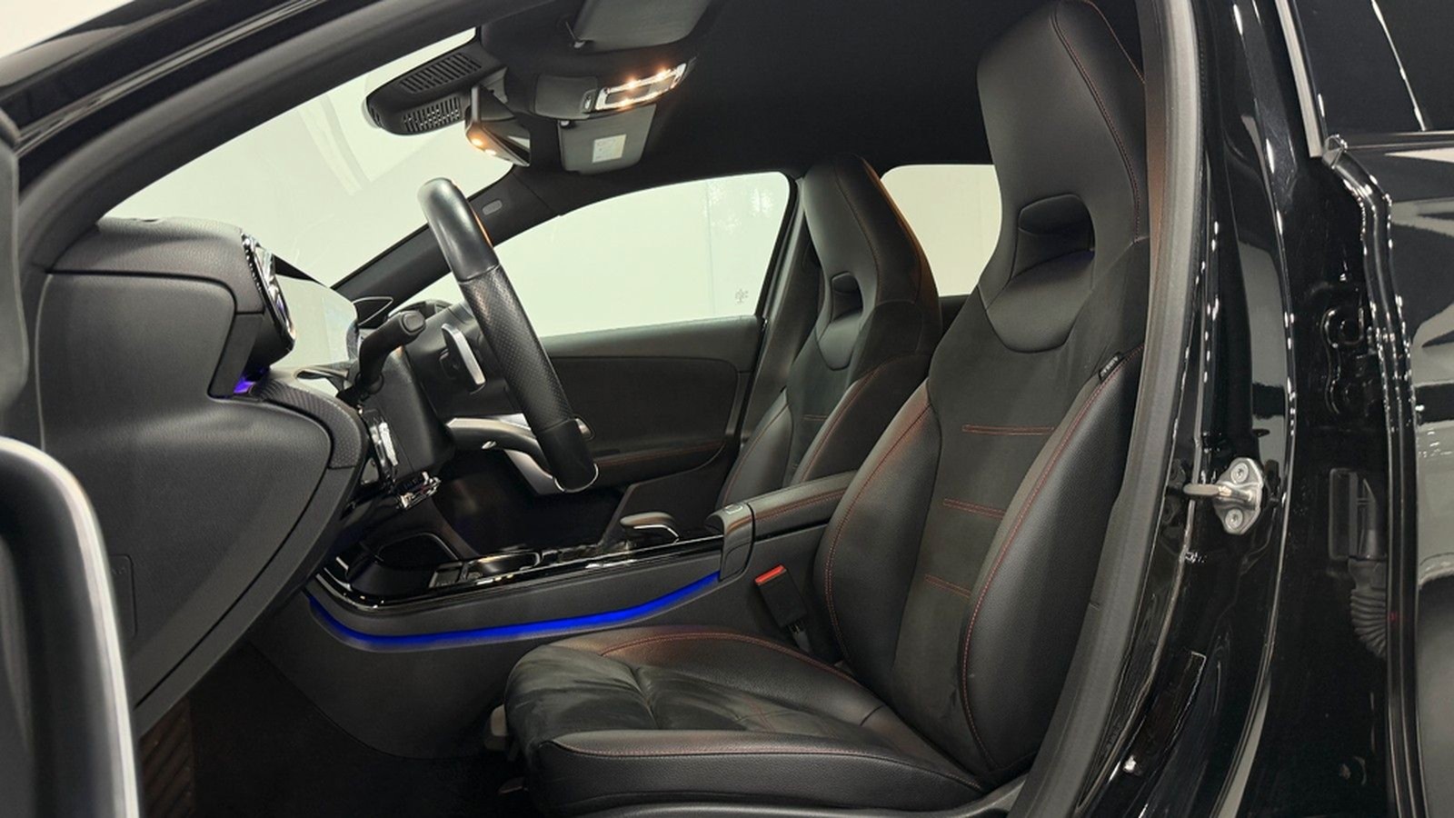 Mercedes-Benz A 250 AMG Line/Burmester/MBUX/RFK/Ambiente/19"LM foto 20
