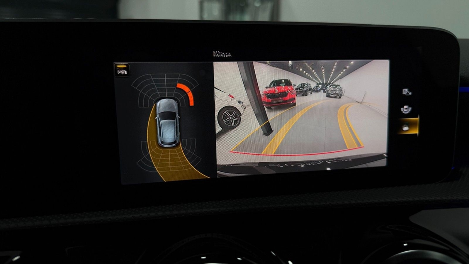 Mercedes-Benz A 250 AMG Line/Burmester/MBUX/RFK/Ambiente/19"LM foto 23