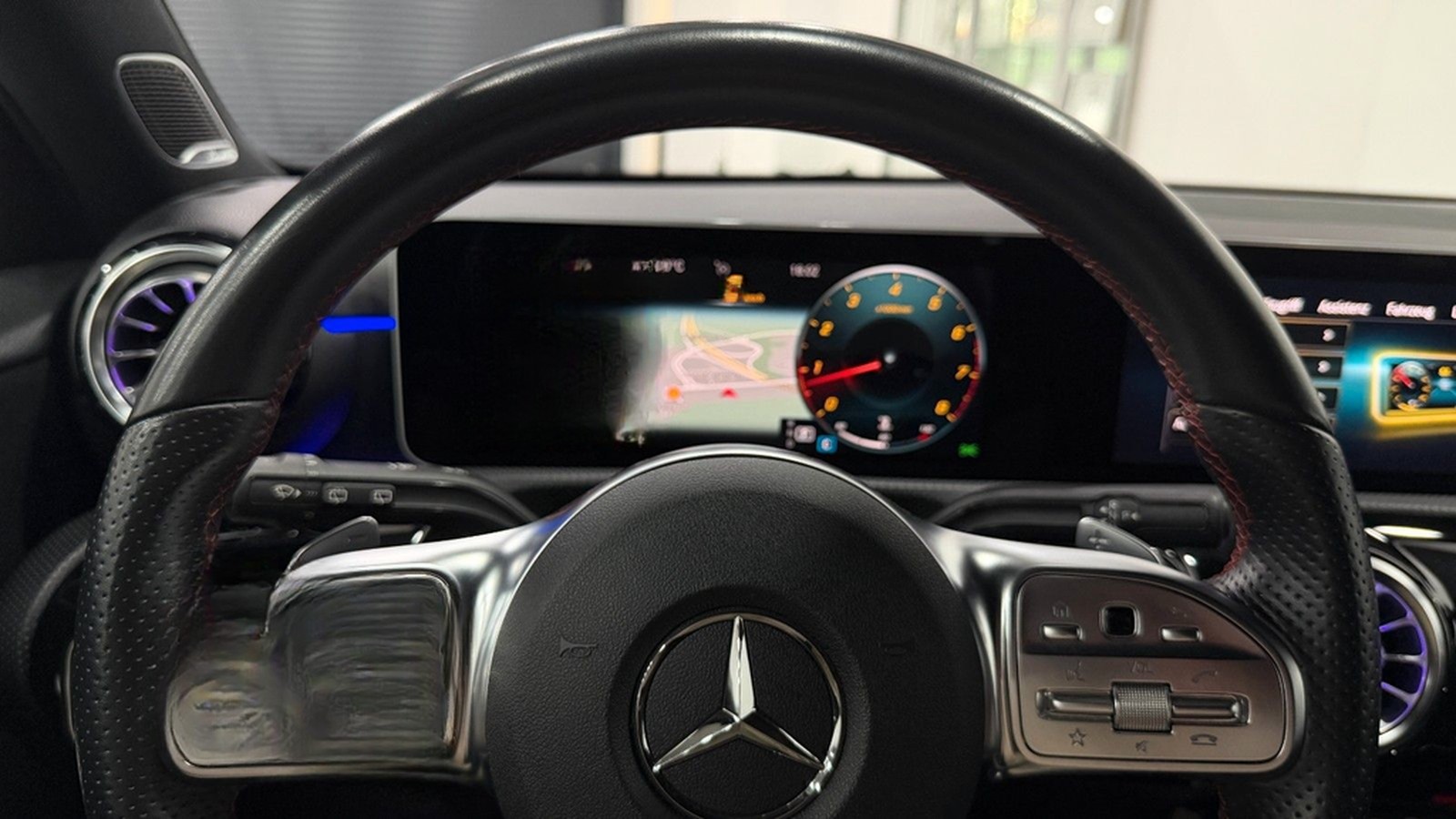 Mercedes-Benz A 250 AMG Line/Burmester/MBUX/RFK/Ambiente/19"LM foto 32