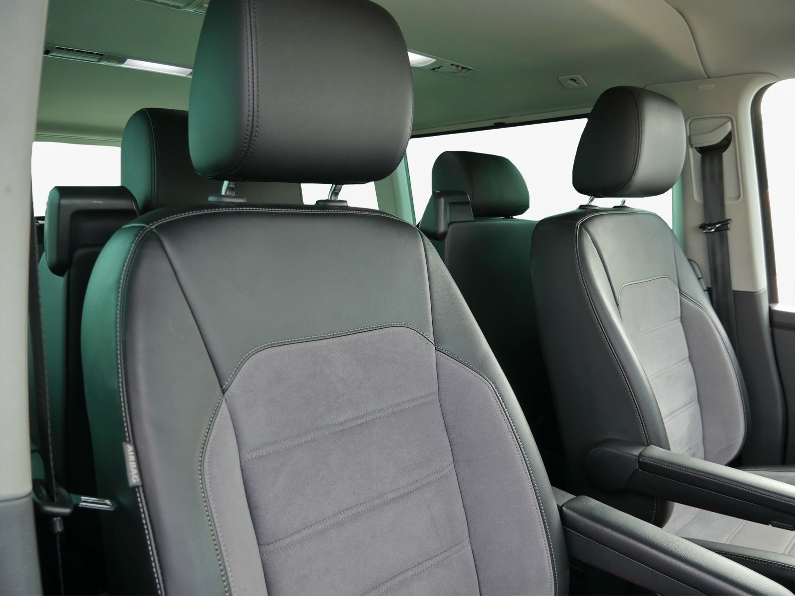 Volkswagen T6.1 Multivan Comfortline 2.0 TDI AHK*LED*RFK*AC foto 13