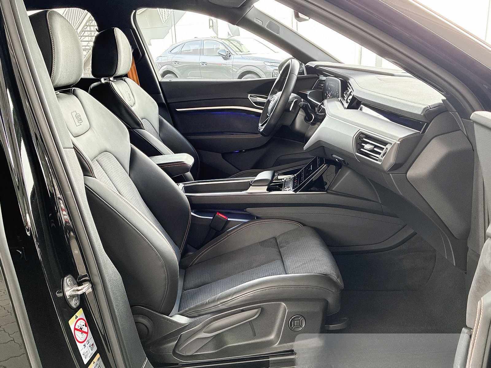 Audi e-tron Sportback 55 quattro S-LINE BLACK-EDITION foto 9