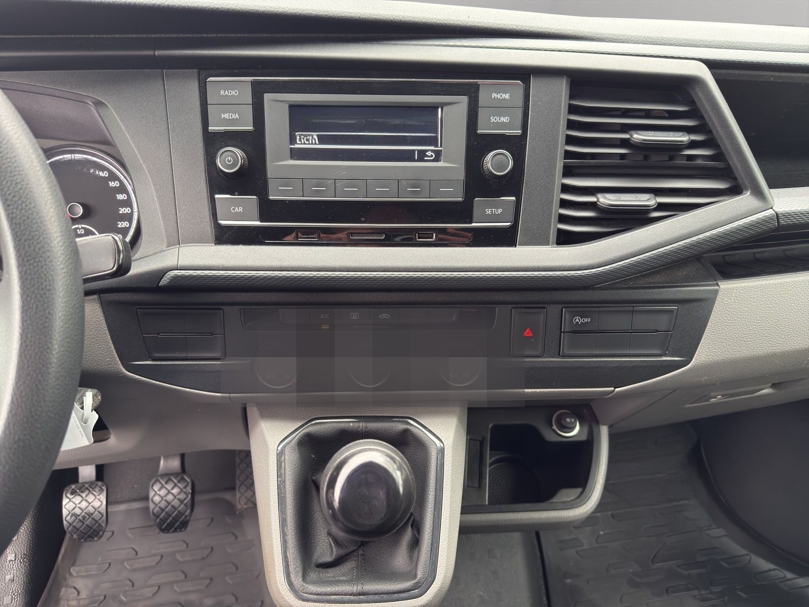 Volkswagen T6.1 Transporter 2.0 TDI FWD KR+AHK+KLIMA+DAB+ foto 12
