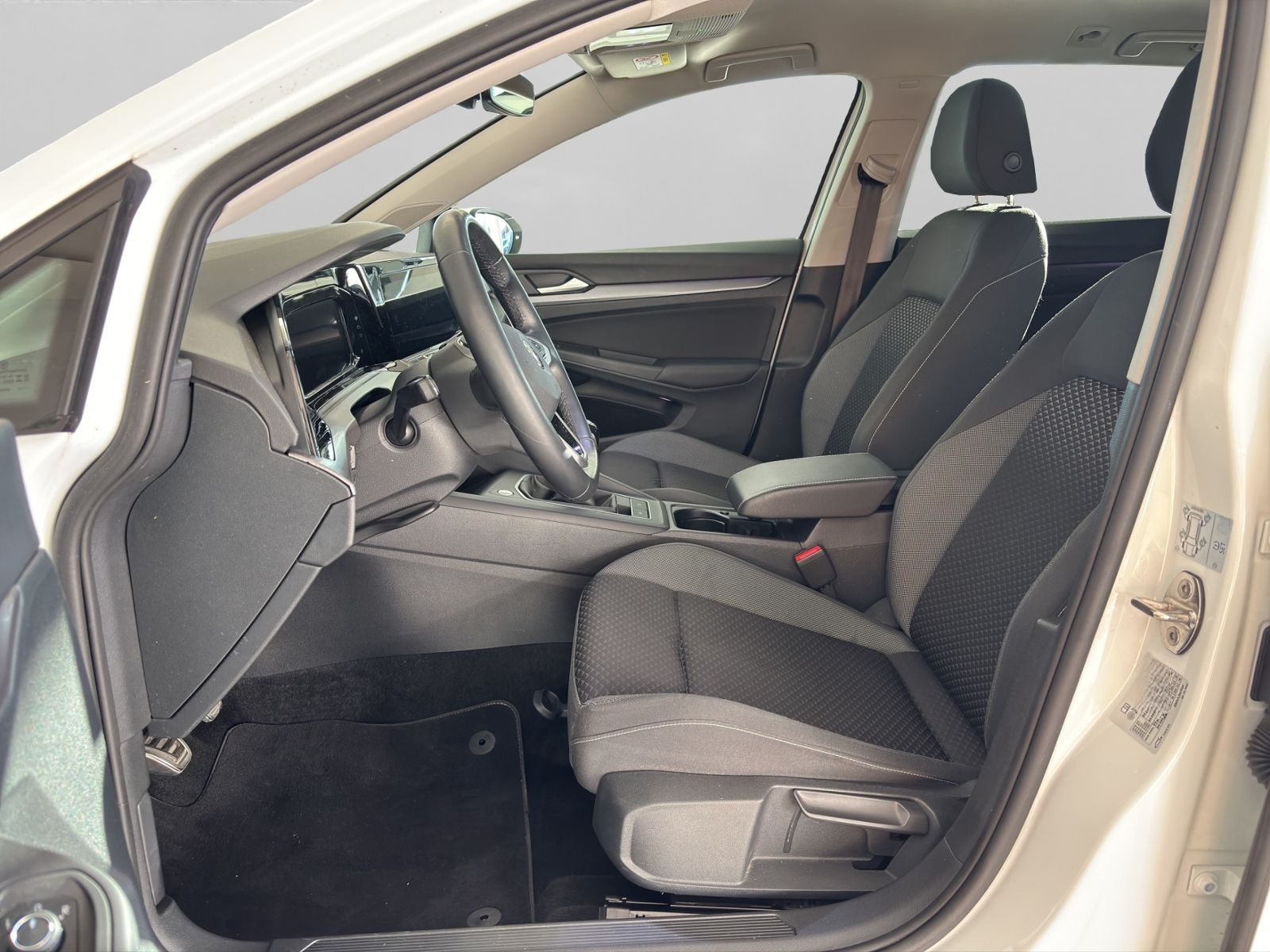Volkswagen Golf VIII Variant 1.5 TSI ACTIVE +AHK+MATRIX+ foto 9