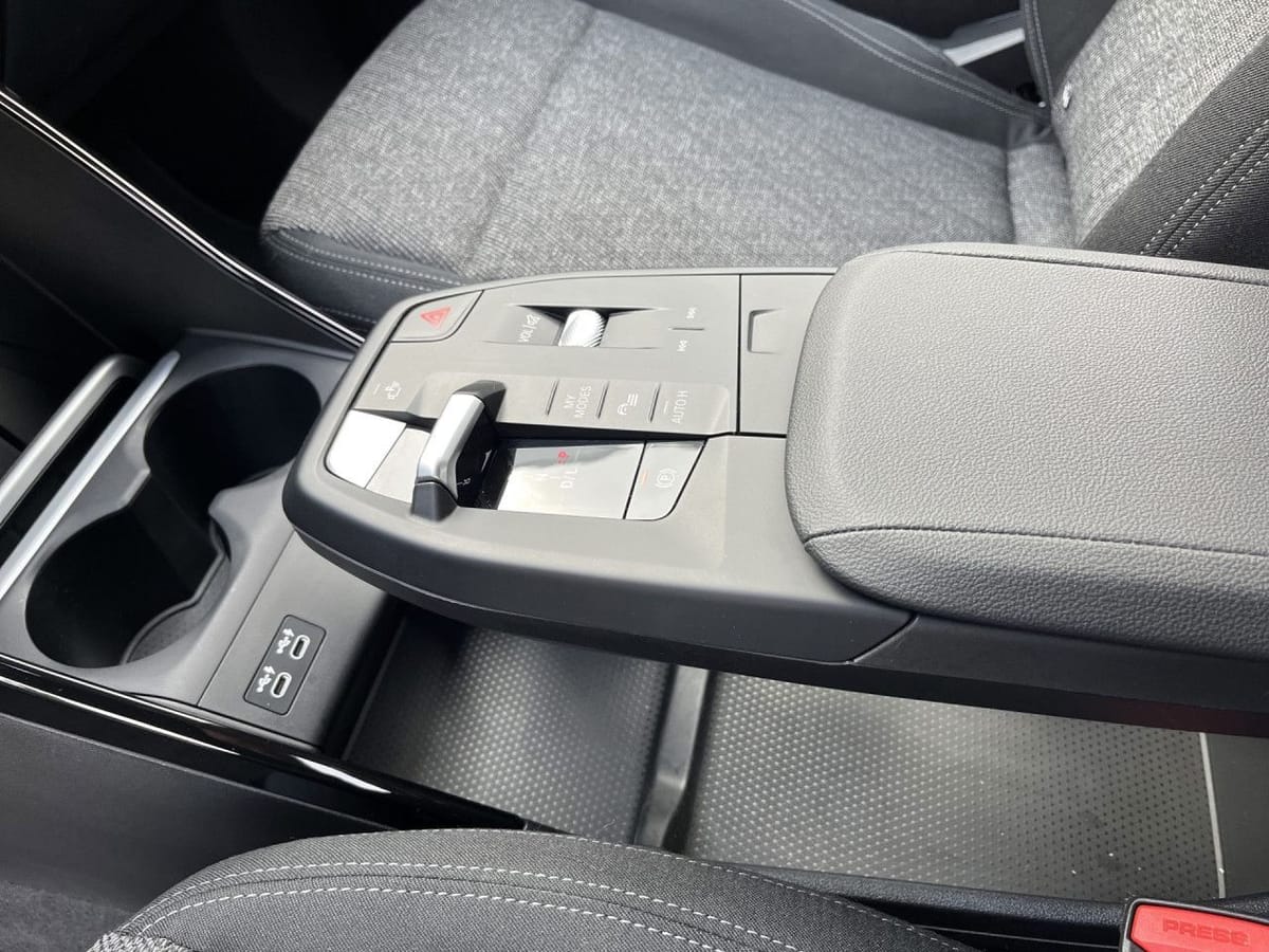 BMW 220i Active Tourer LC-Prof HUD DA+ PA+ AHK adLED foto 10