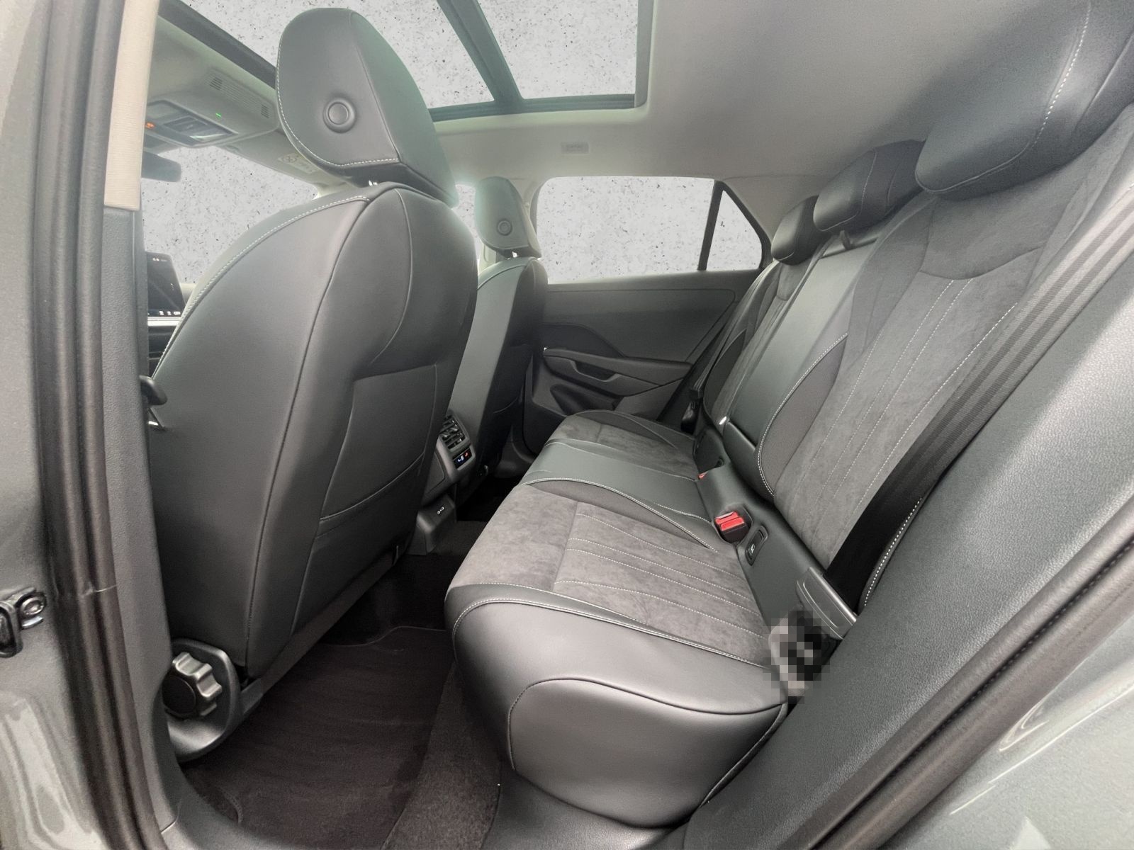 Volkswagen T-Roc Style 1.5 eTSI  DSG,IQ.LIGHT,IQ.DRIVE foto 11