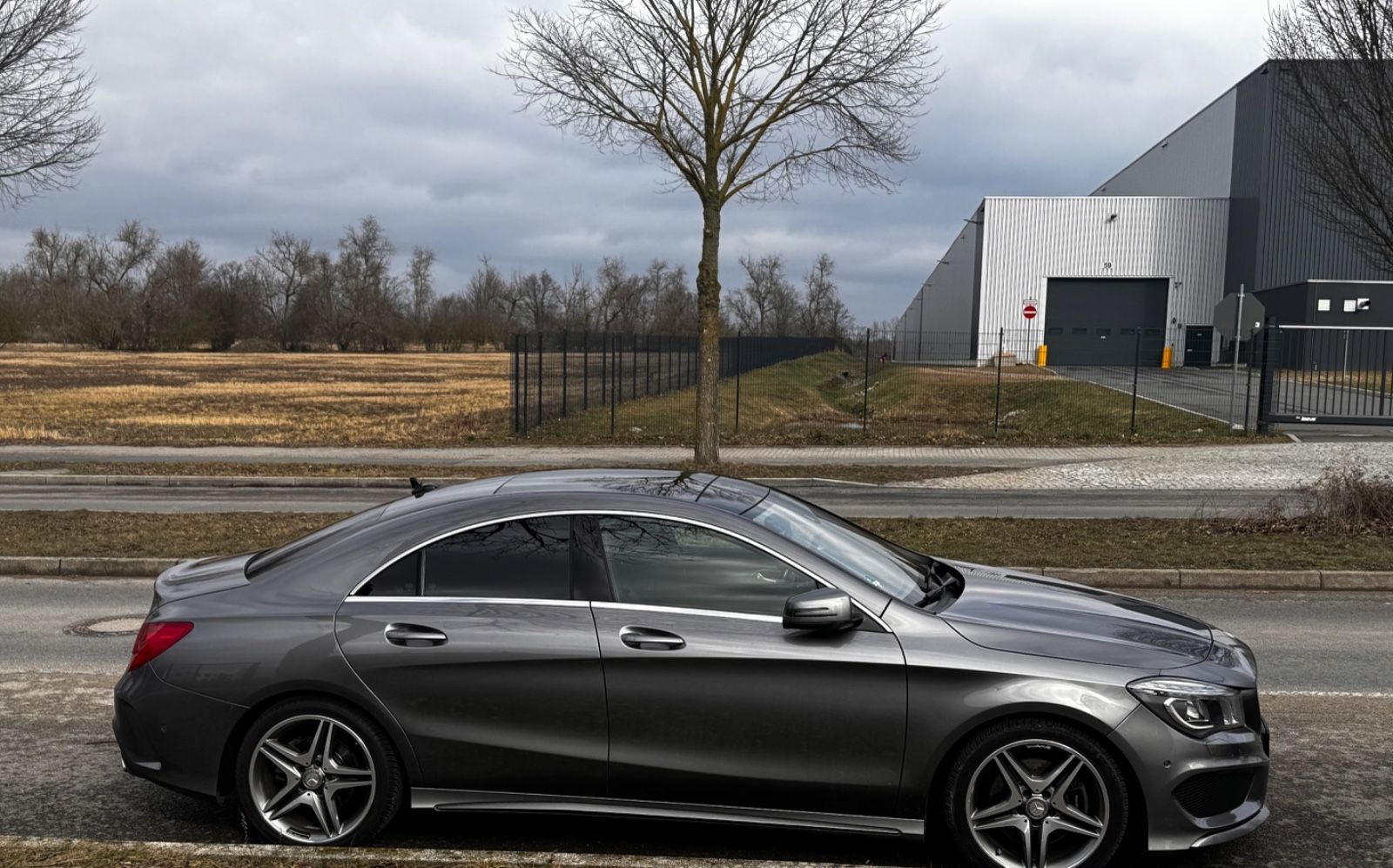 Mercedes-Benz CLA 250 DCT 4MATIC AMG Line AMG Line foto 4