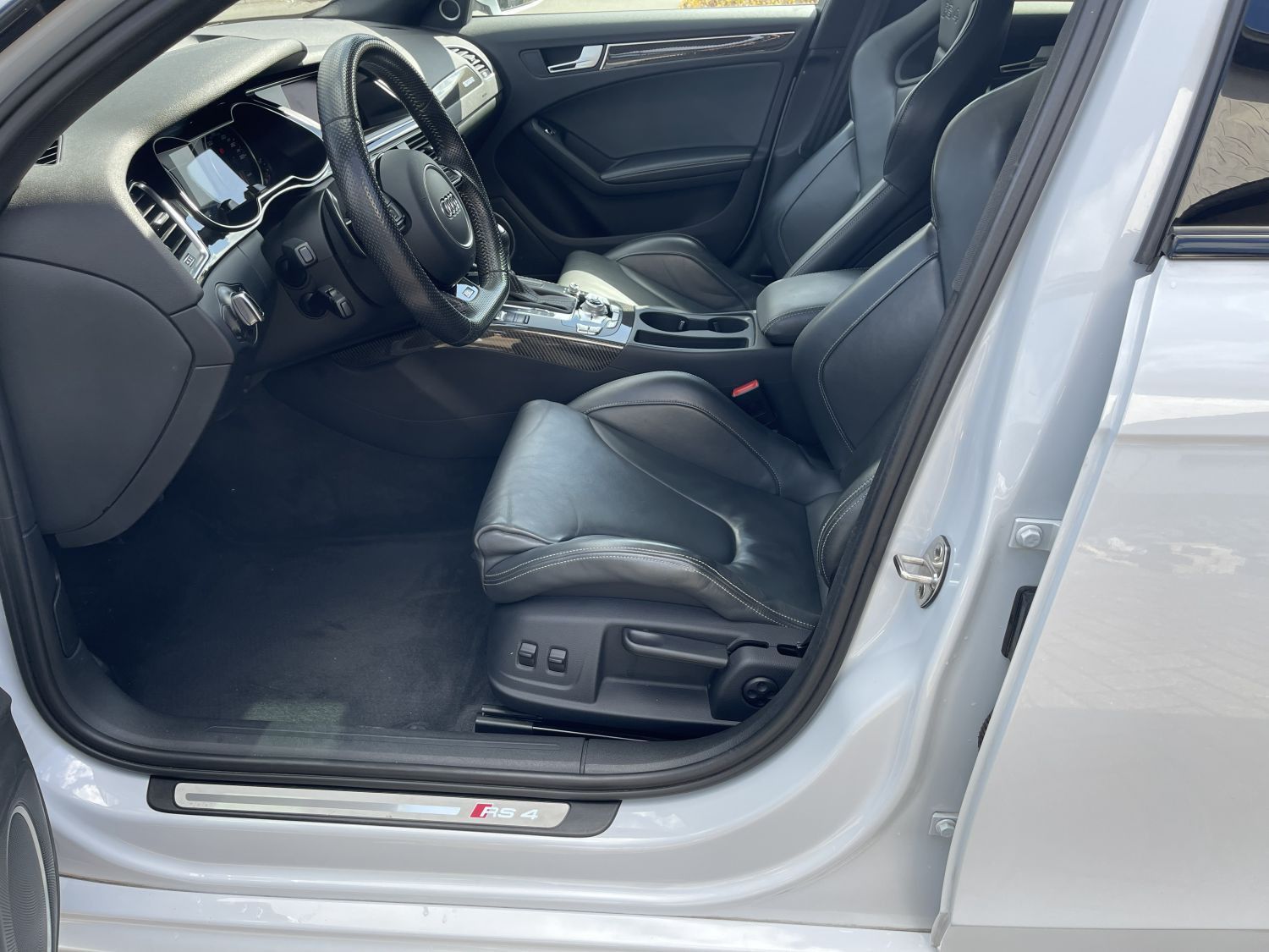 Audi RS4 ,RS-Schalensitze,ACC,Pano,20",B&O,77TKm,1HD foto 15
