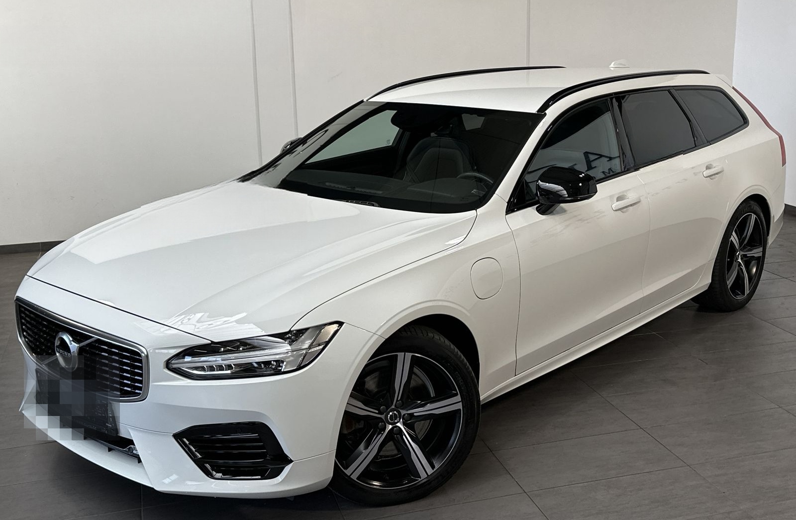 Volvo V90 T8 AWD R-Design Hybrid NAV+LED+KAM+H&K+19ZO  foto 2