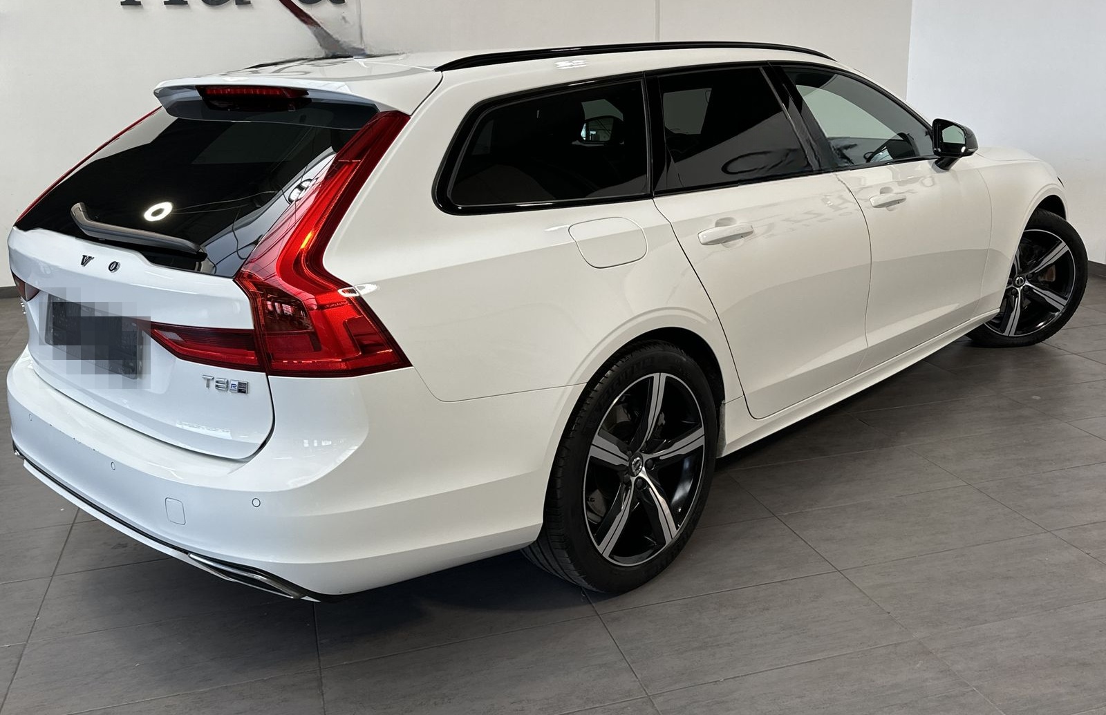Volvo V90 T8 AWD R-Design Hybrid NAV+LED+KAM+H&K+19ZO  foto 4