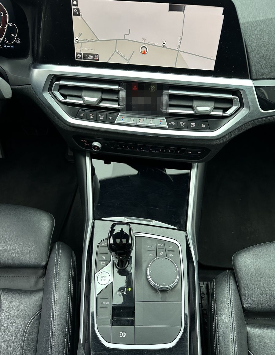 BMW 330e Touring xDrive M-Sport NAV+LASER+PANO+HUD foto 13
