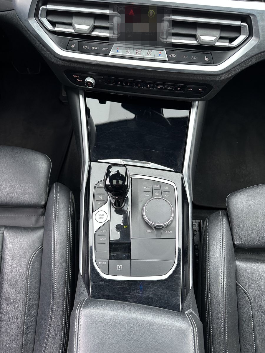 BMW 330e Touring xDrive M-Sport NAV+LASER+PANO+HUD foto 14