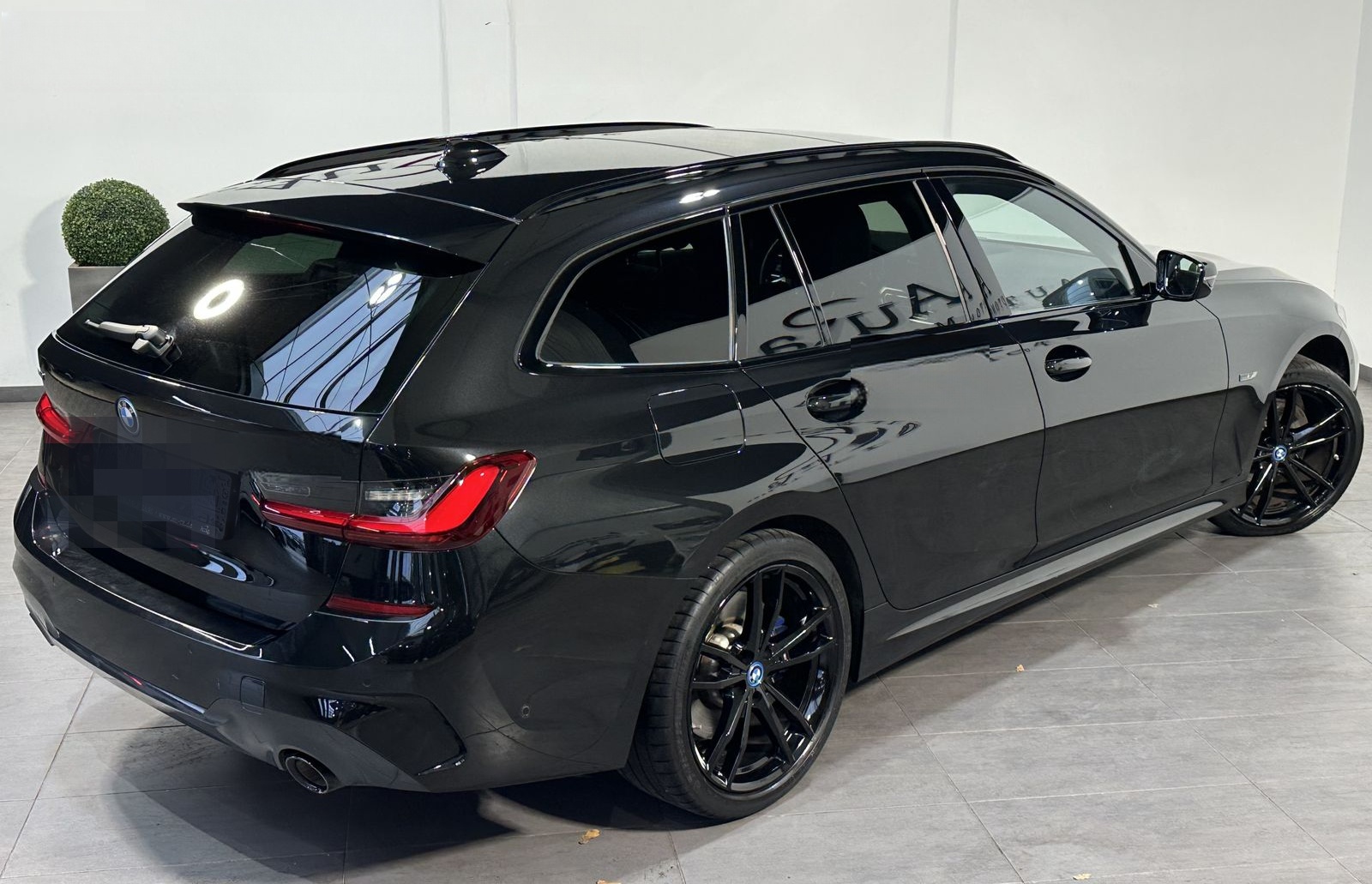 BMW 330e Touring xDrive M-Sport NAV+LASER+PANO+HUD foto 5