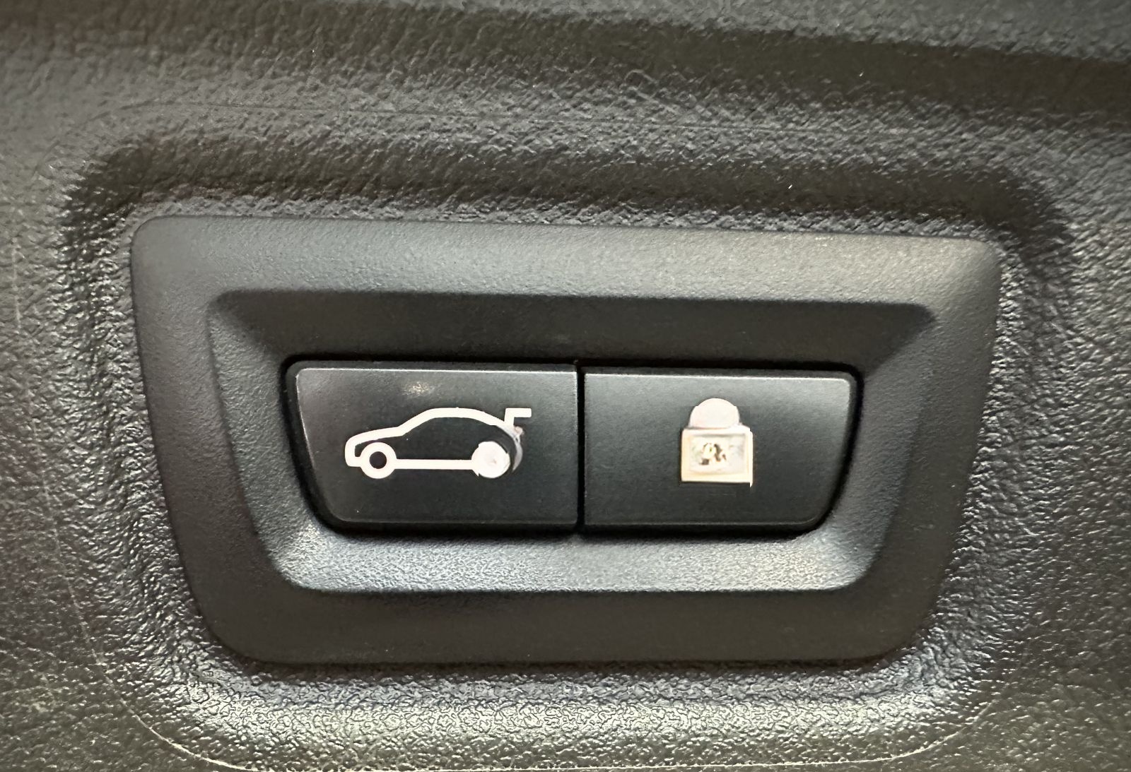 BMW 330e Touring xDrive M-Sport NAV+LASER+PANO+HUD foto 7