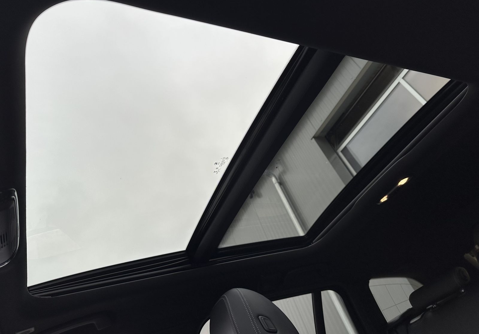 BMW 330e Touring xDrive M-Sport NAV+LASER+PANO+HUD foto 10