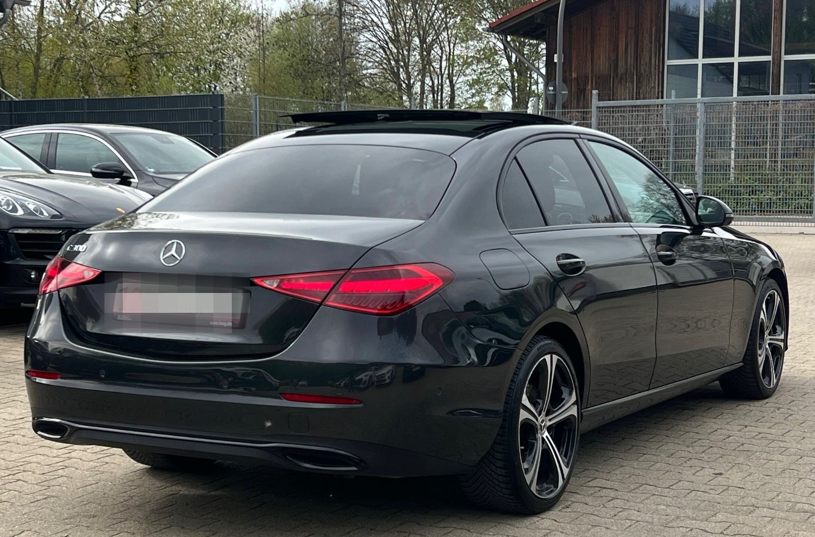 Mercedes-Benz C300 Lim. 9G-TR AVANTGARDE-PANODACH-360°CAM-LED- foto 11