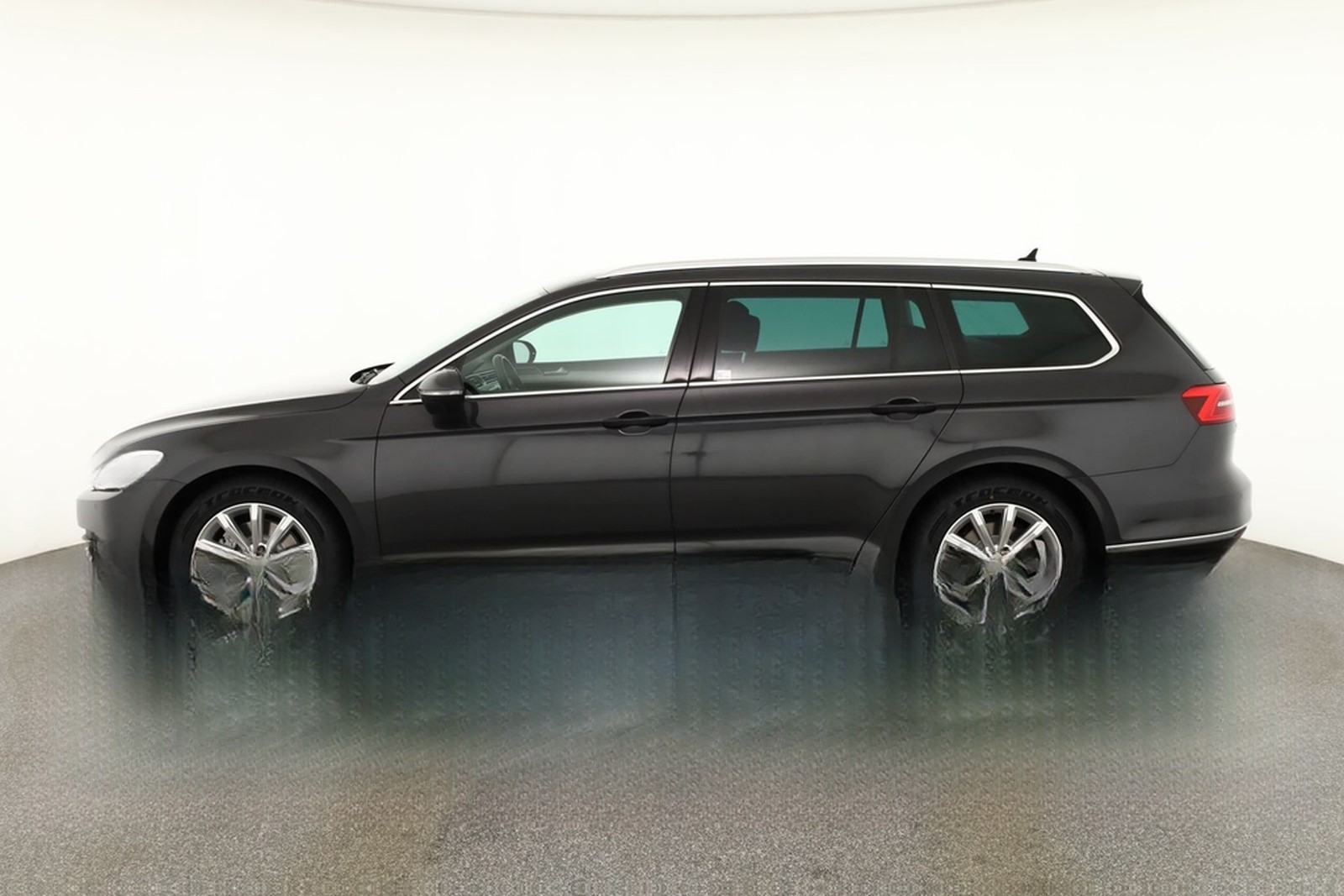 Volkswagen Passat Variant 1.8 TSI DSG Highline LED ACC AHK foto 2